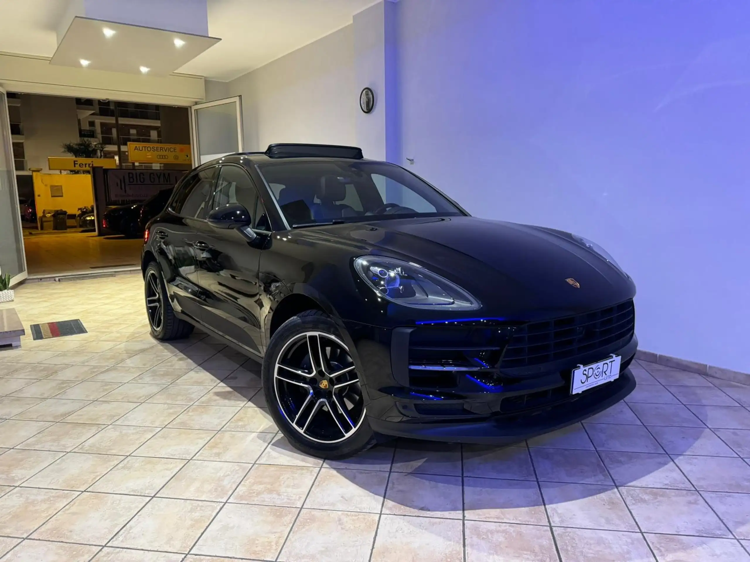 Porsche - Macan