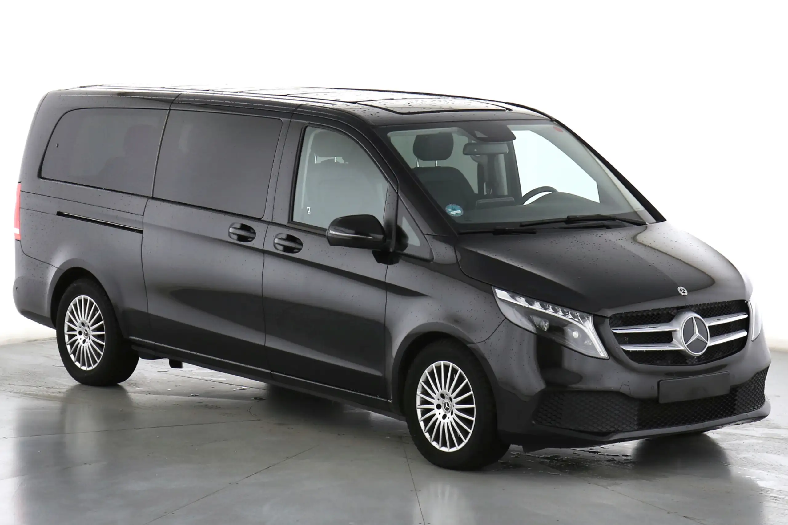 Mercedes-Benz - V 300