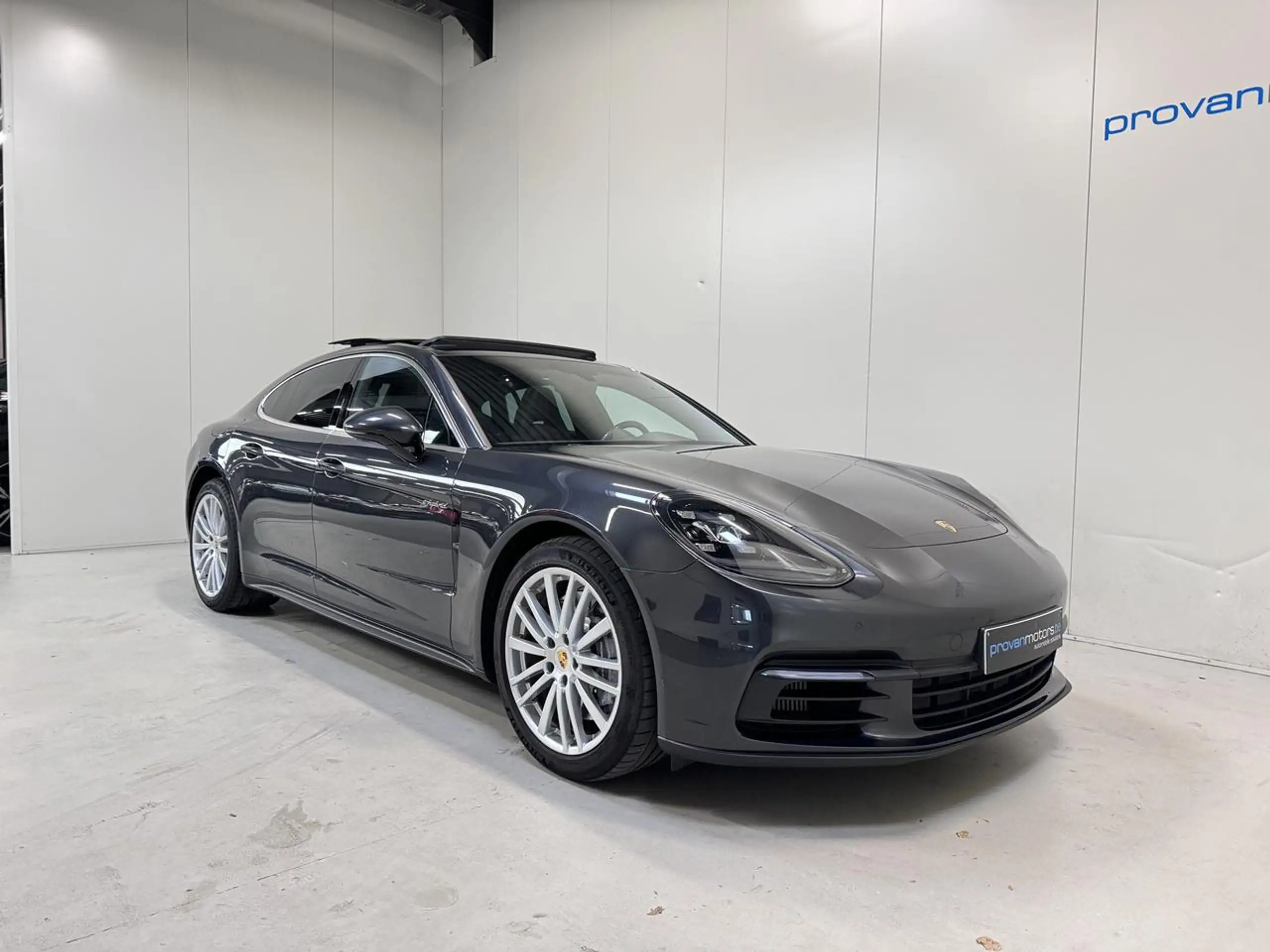 Porsche - Panamera