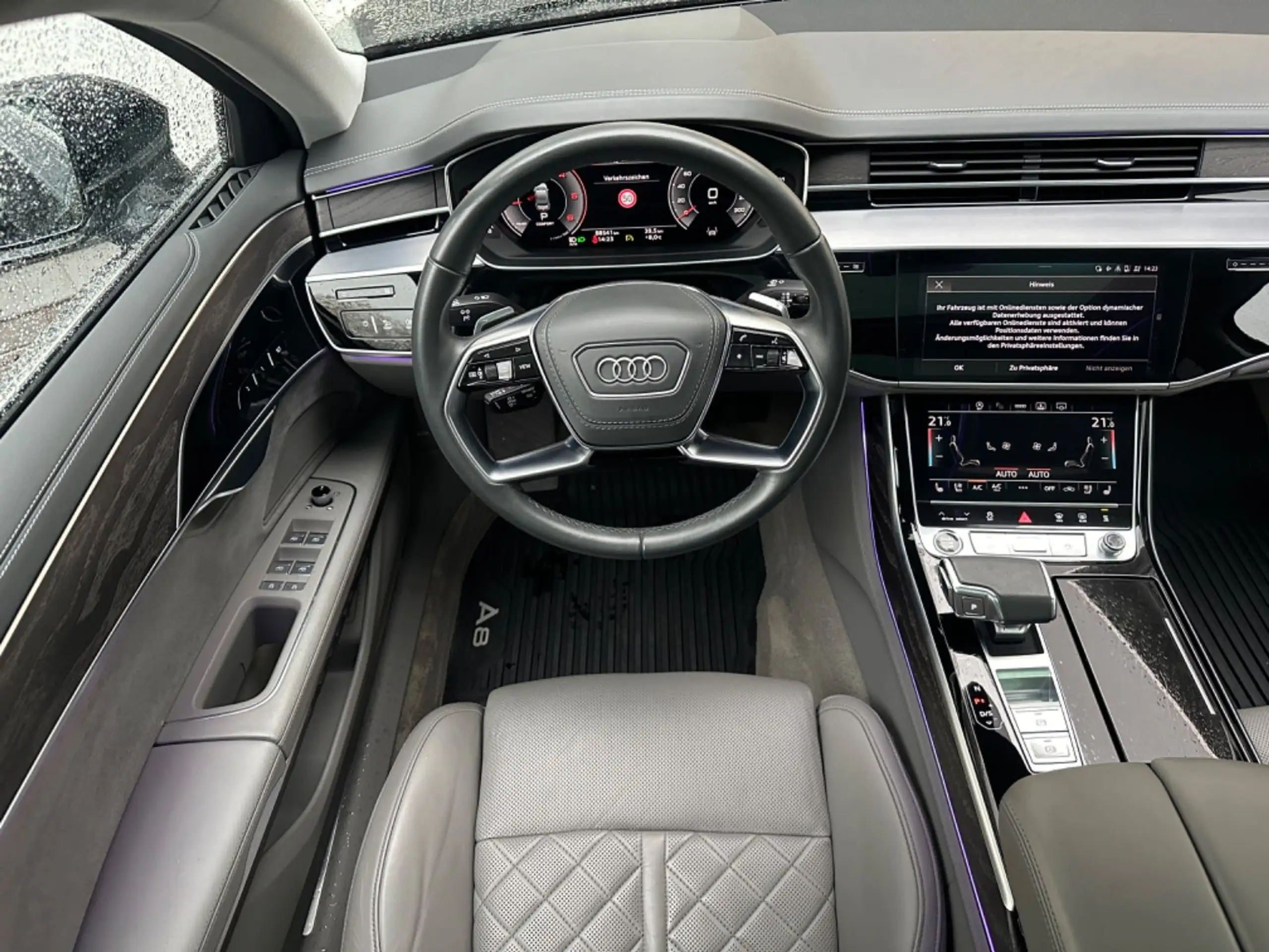 Audi - A8