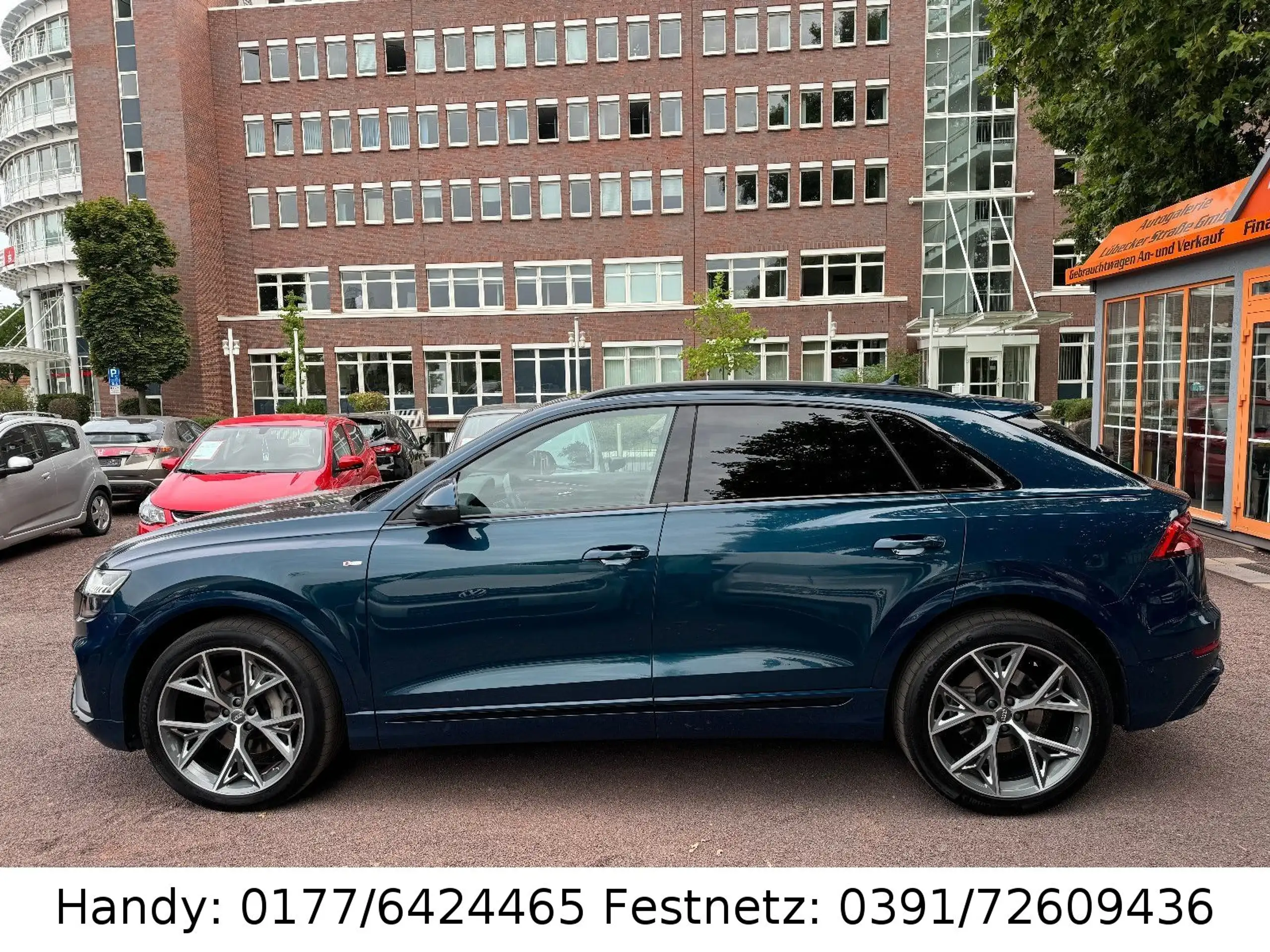 Audi - Q8