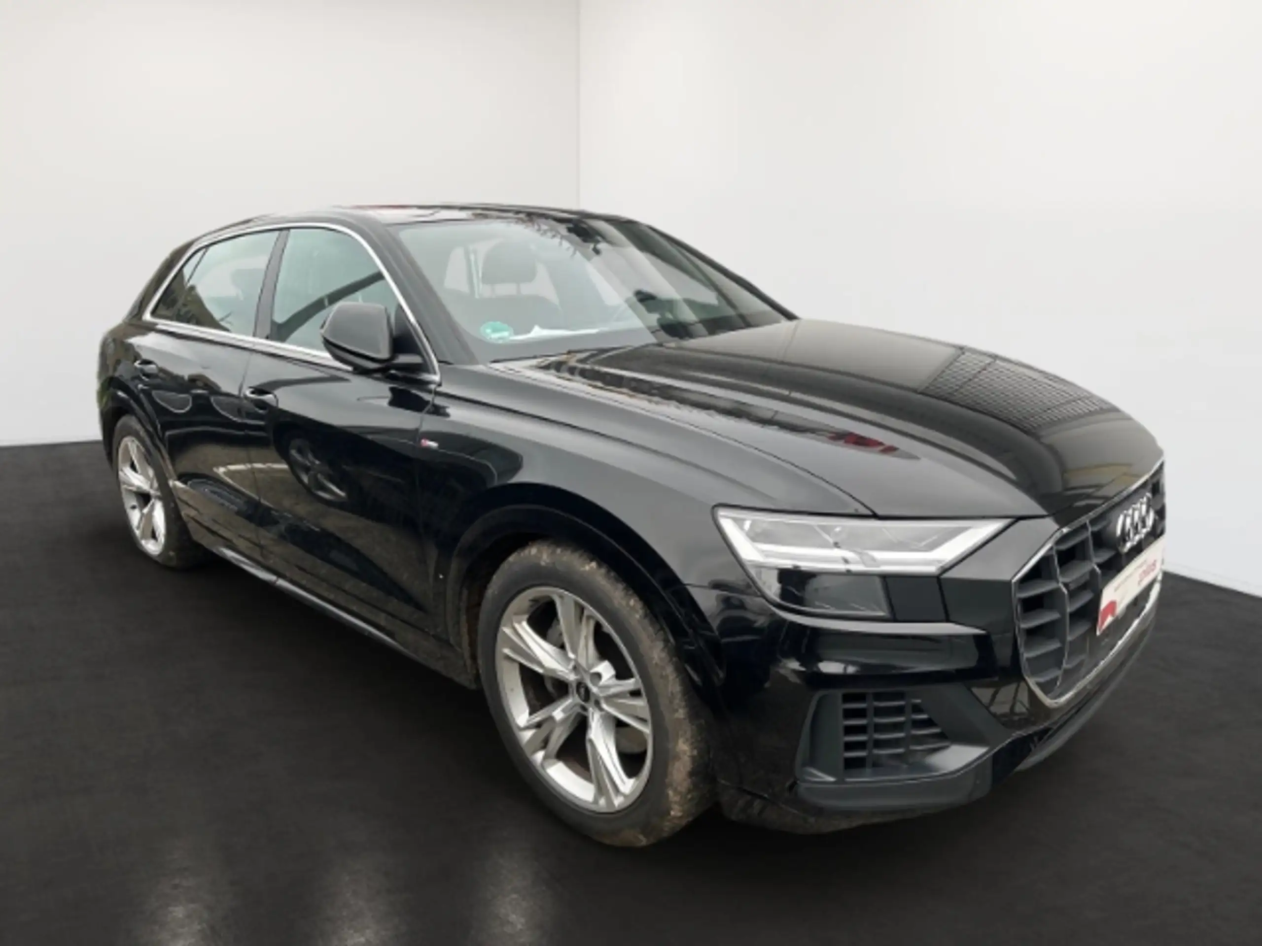 Audi - Q8