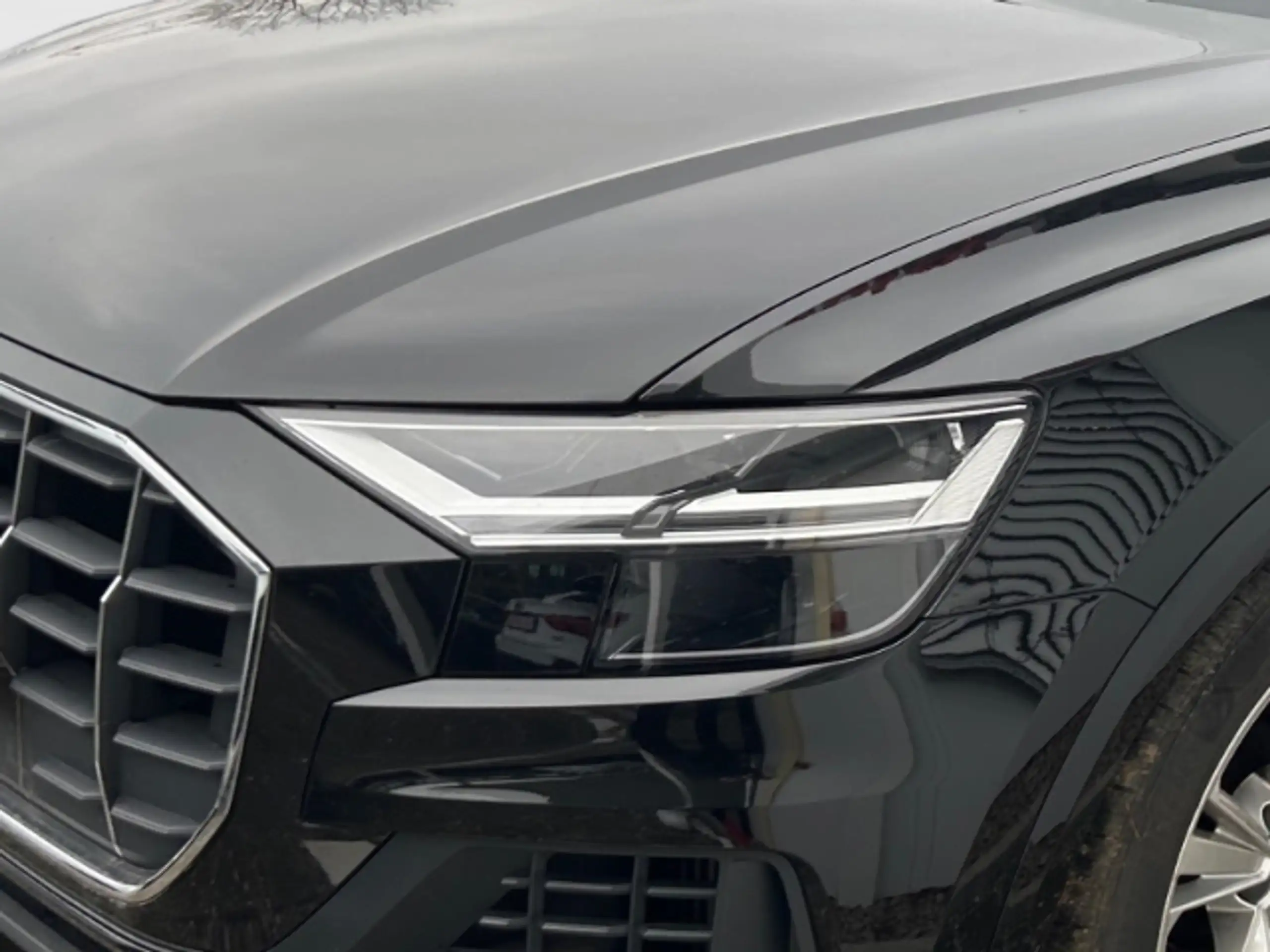 Audi - Q8