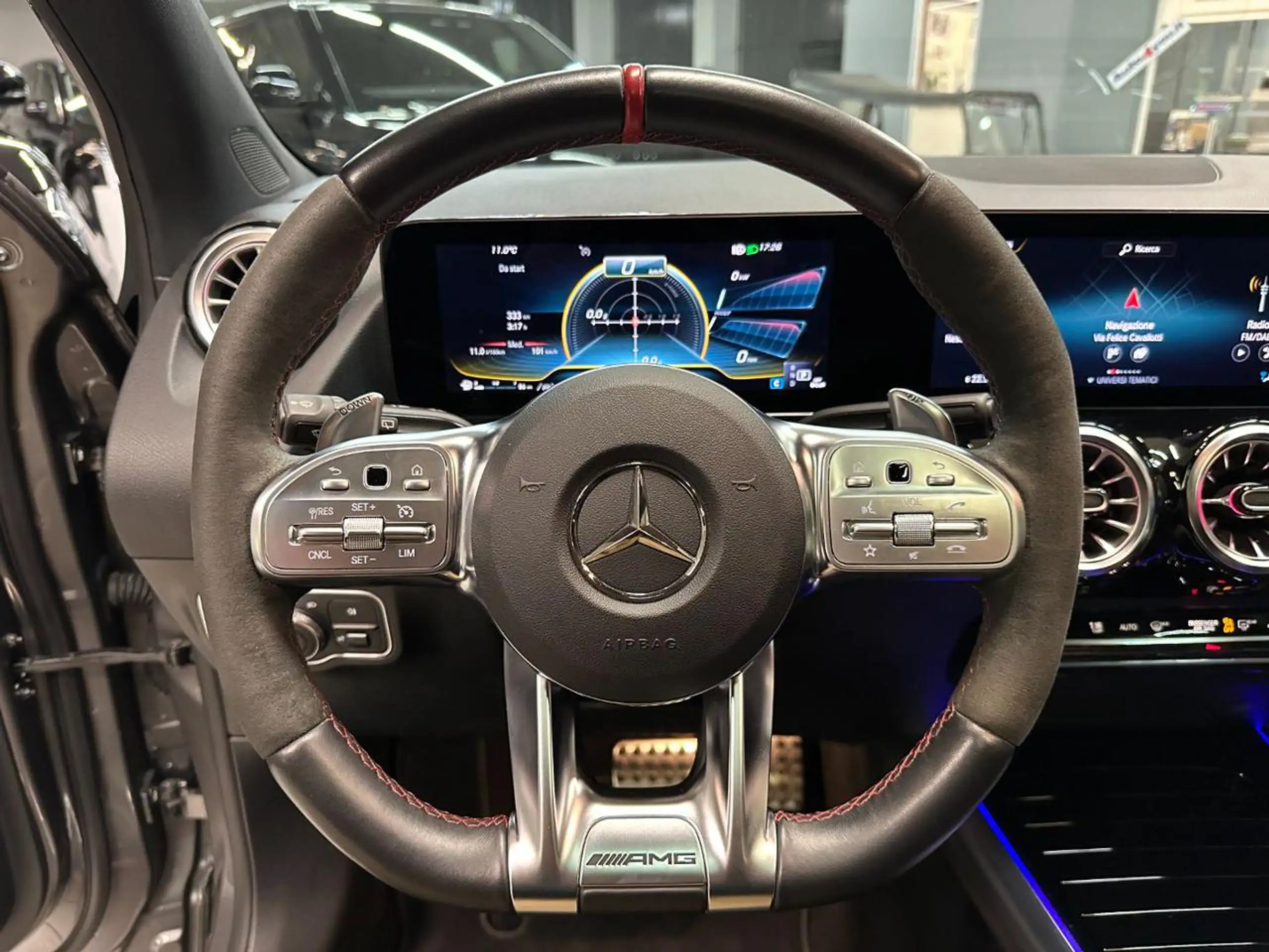 Mercedes-Benz - GLA 35 AMG