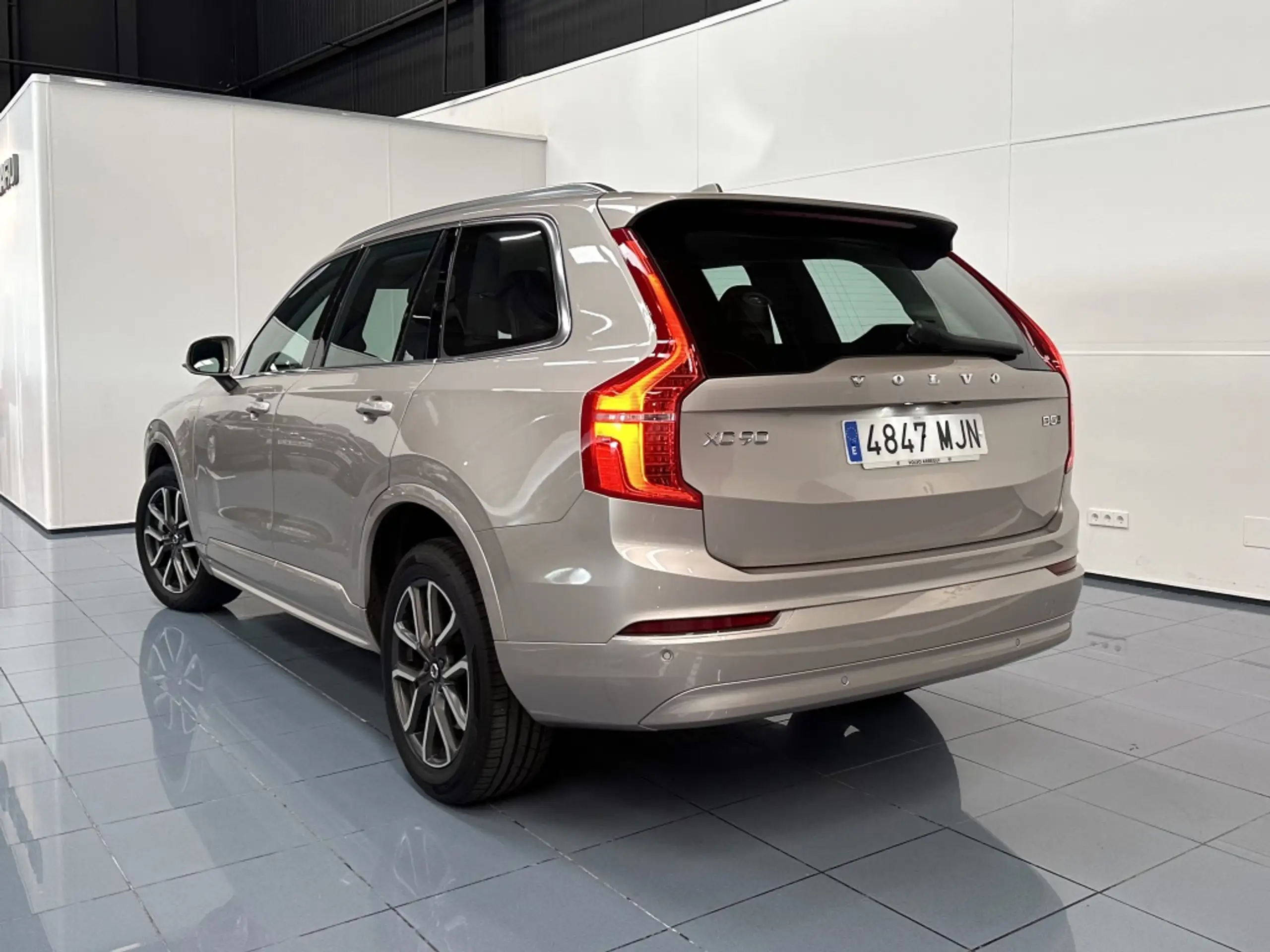 Volvo - XC90