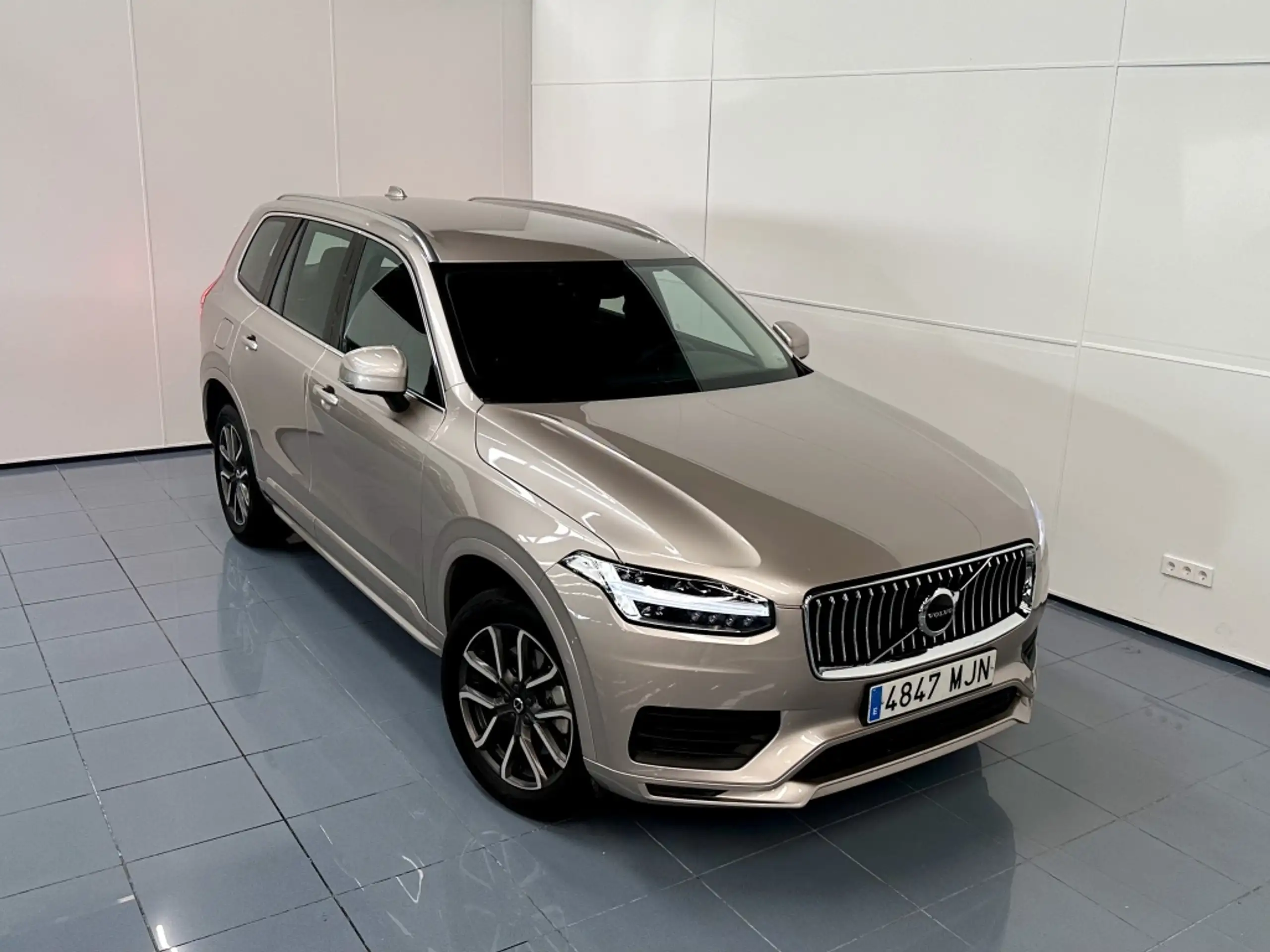 Volvo - XC90