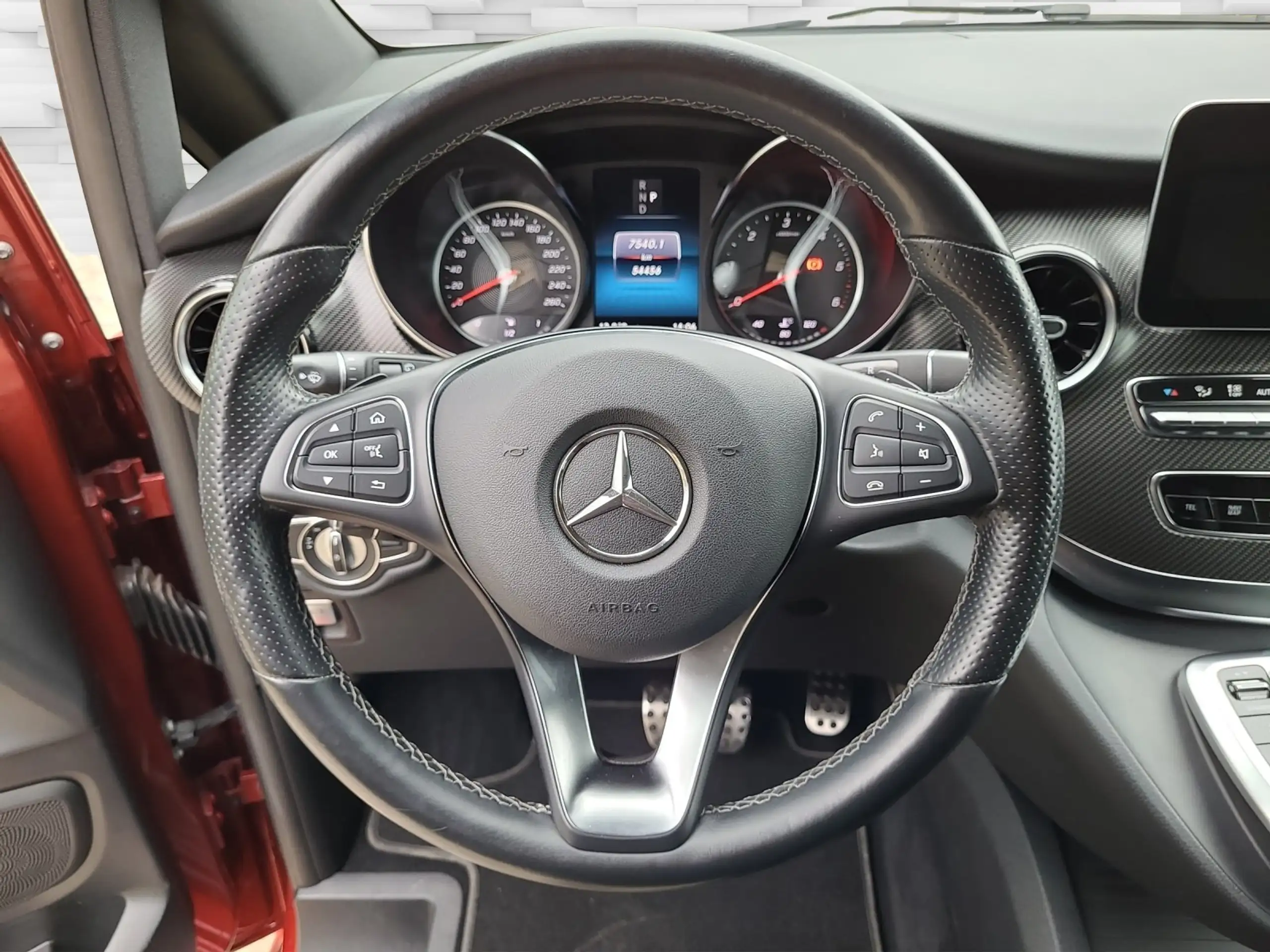 Mercedes-Benz - V 250