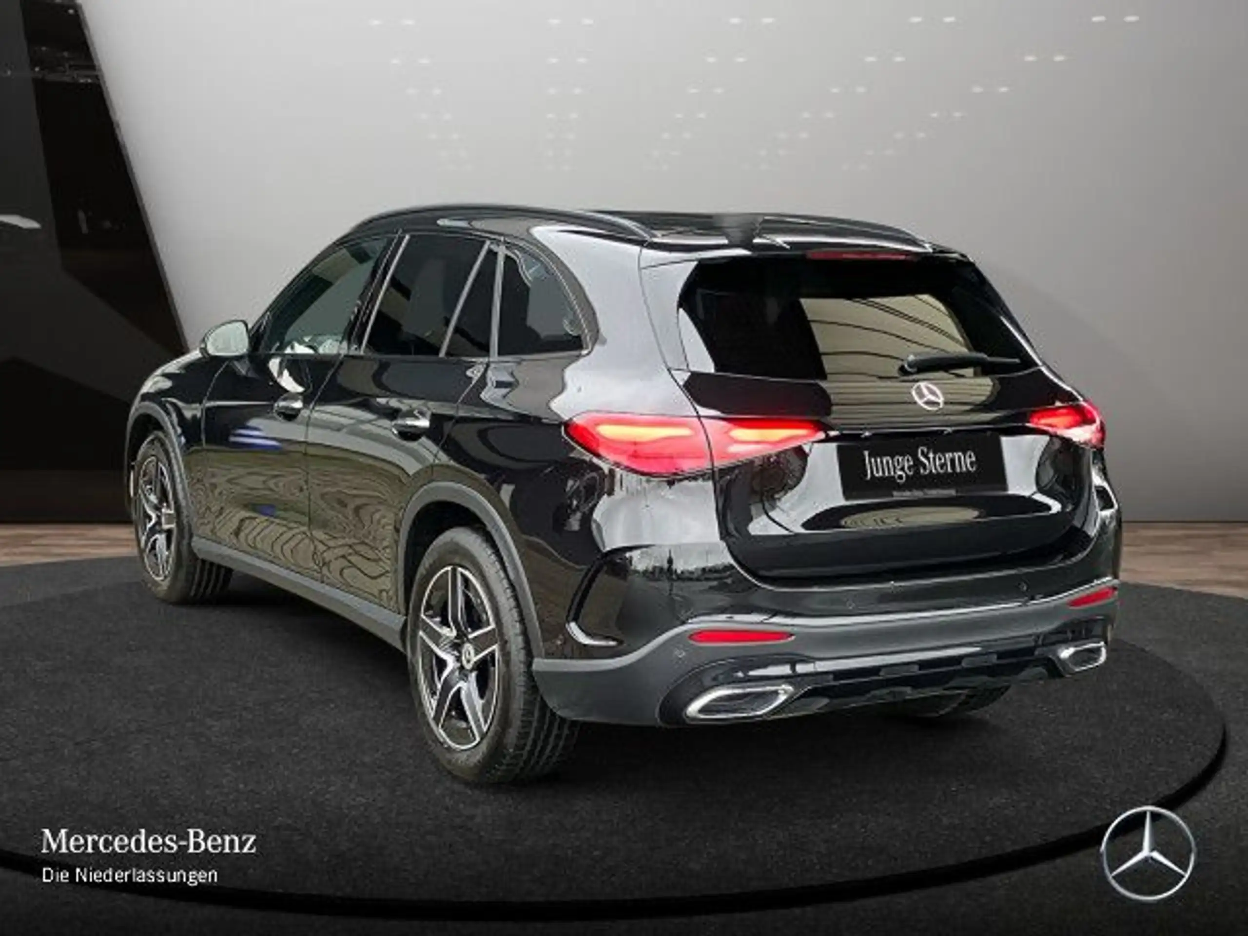 Mercedes-Benz - GLC 220