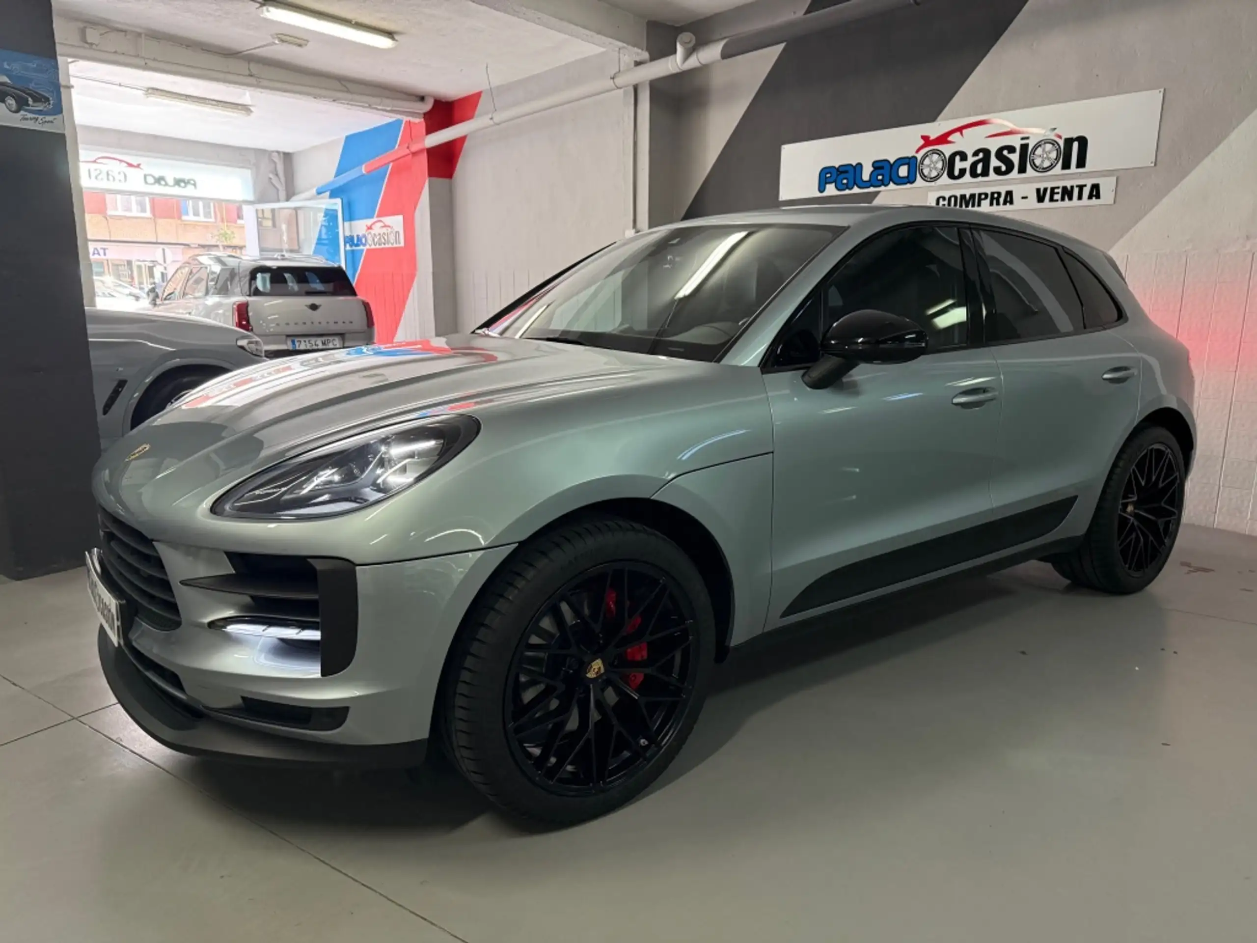 Porsche - Macan