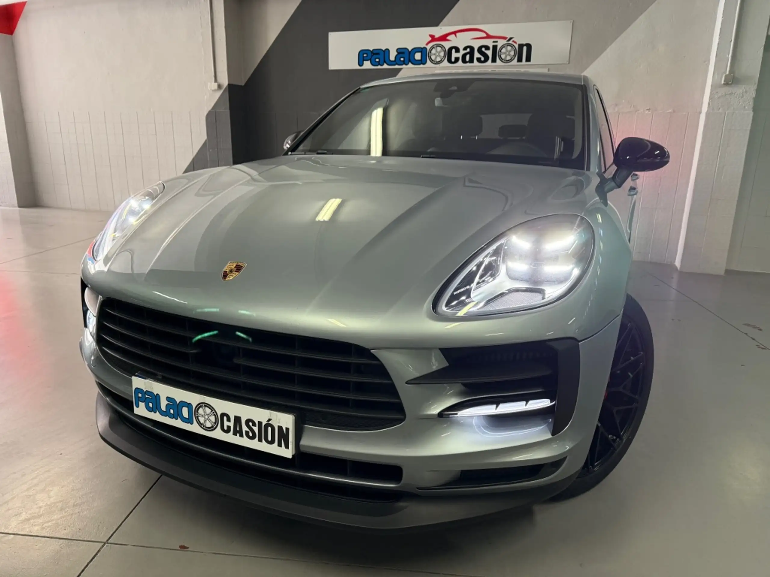 Porsche - Macan