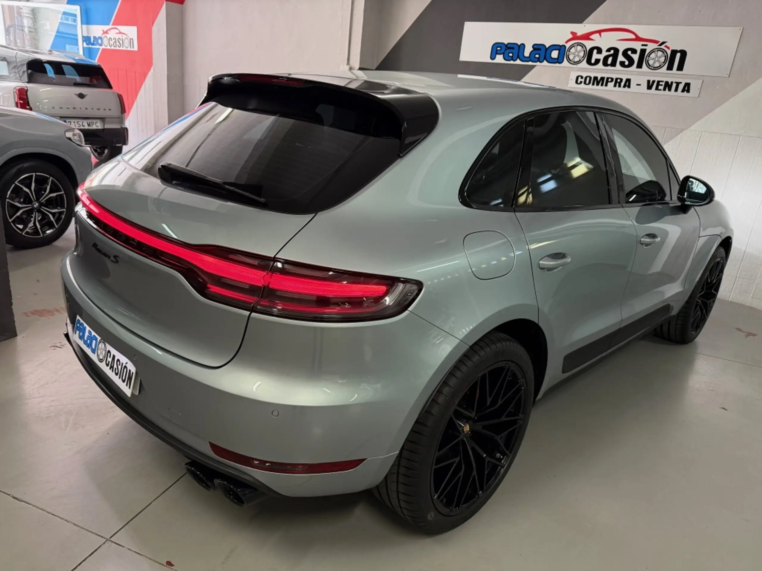 Porsche - Macan