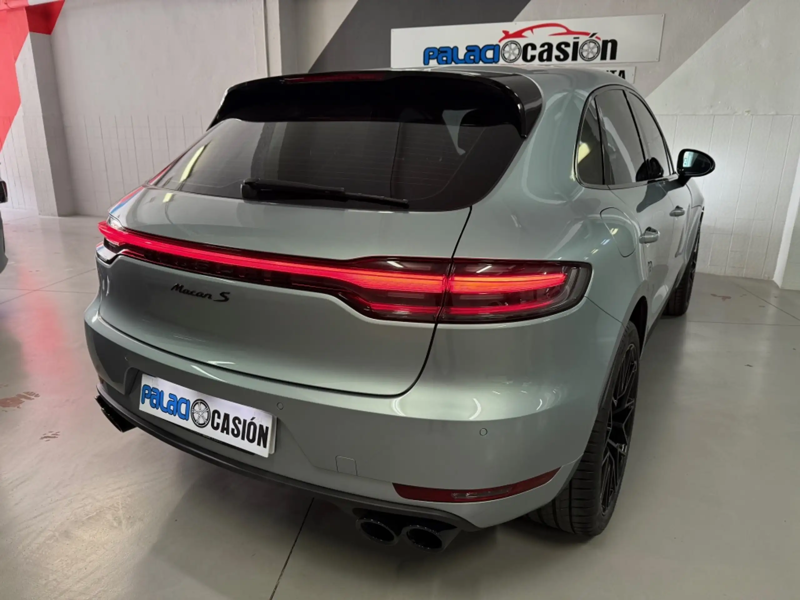 Porsche - Macan