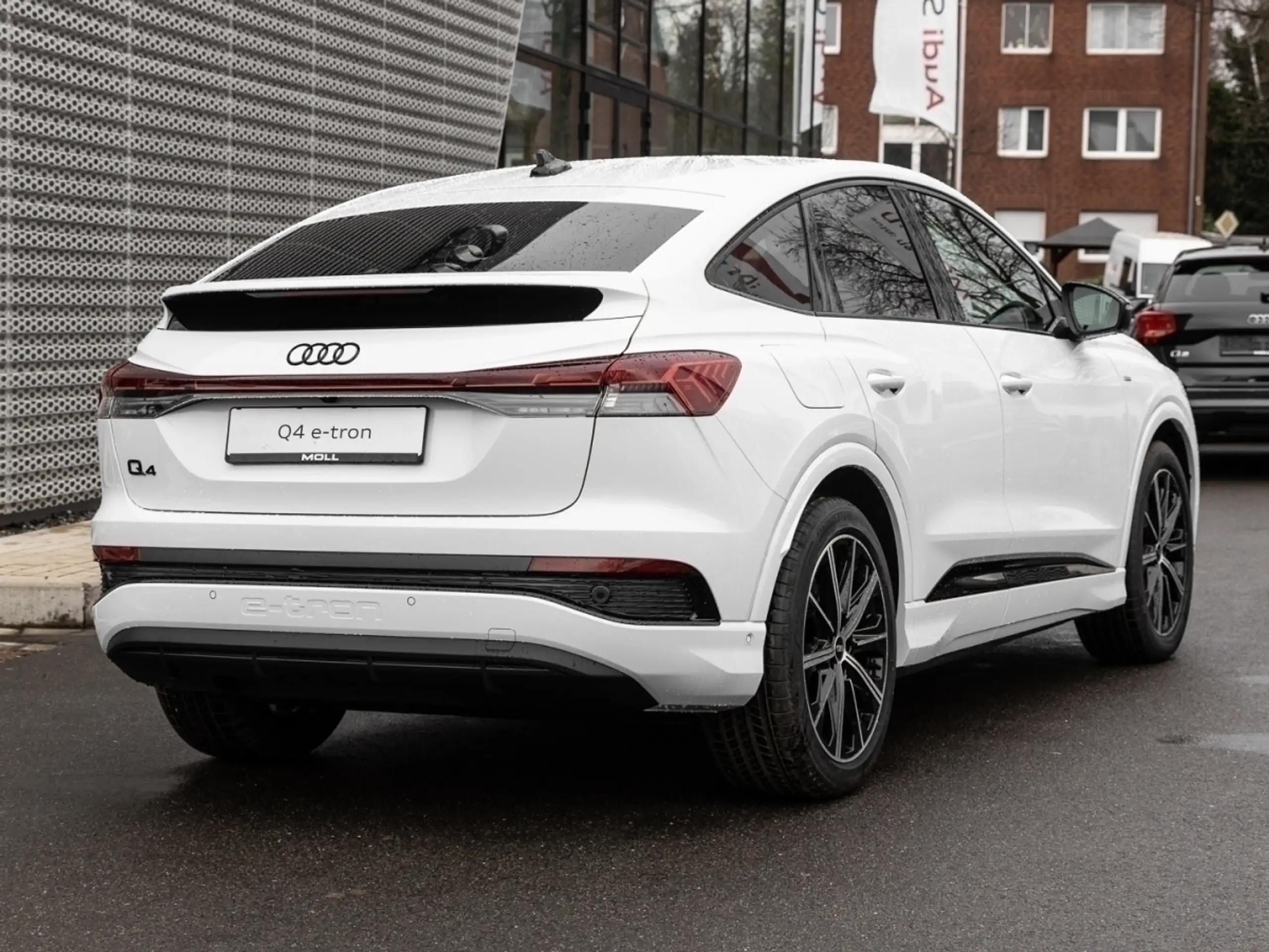 Audi - Q4 e-tron