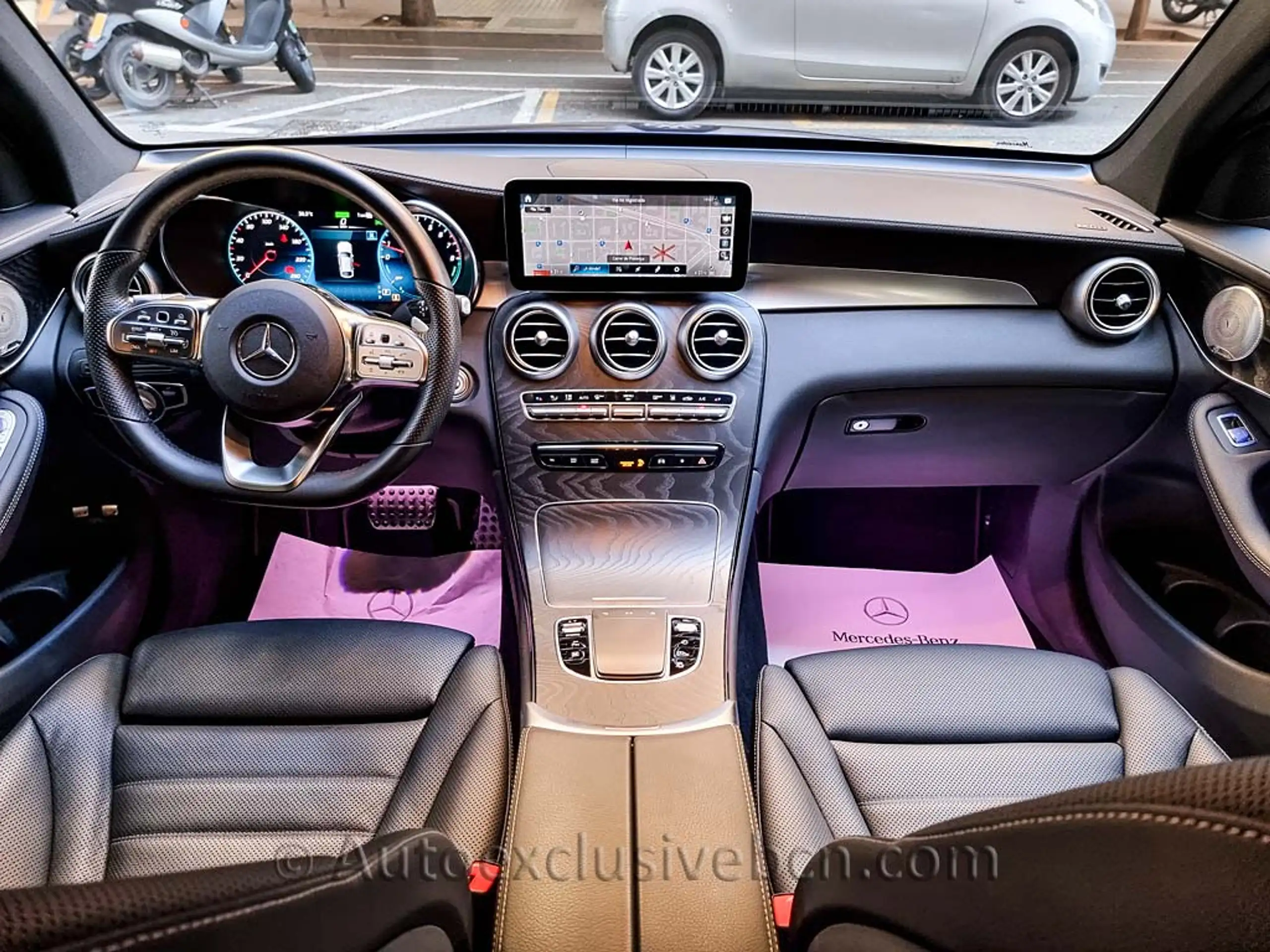 Mercedes-Benz - GLC 300