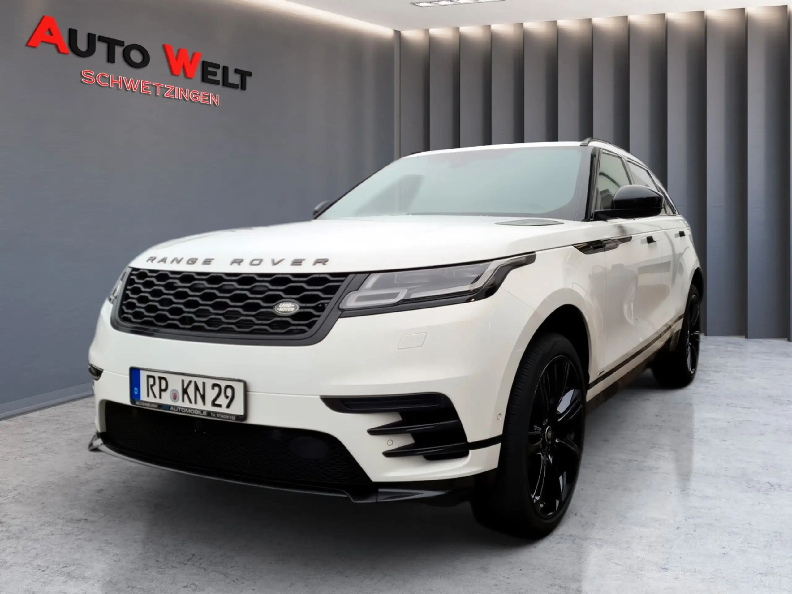 Land Rover - Range Rover Velar