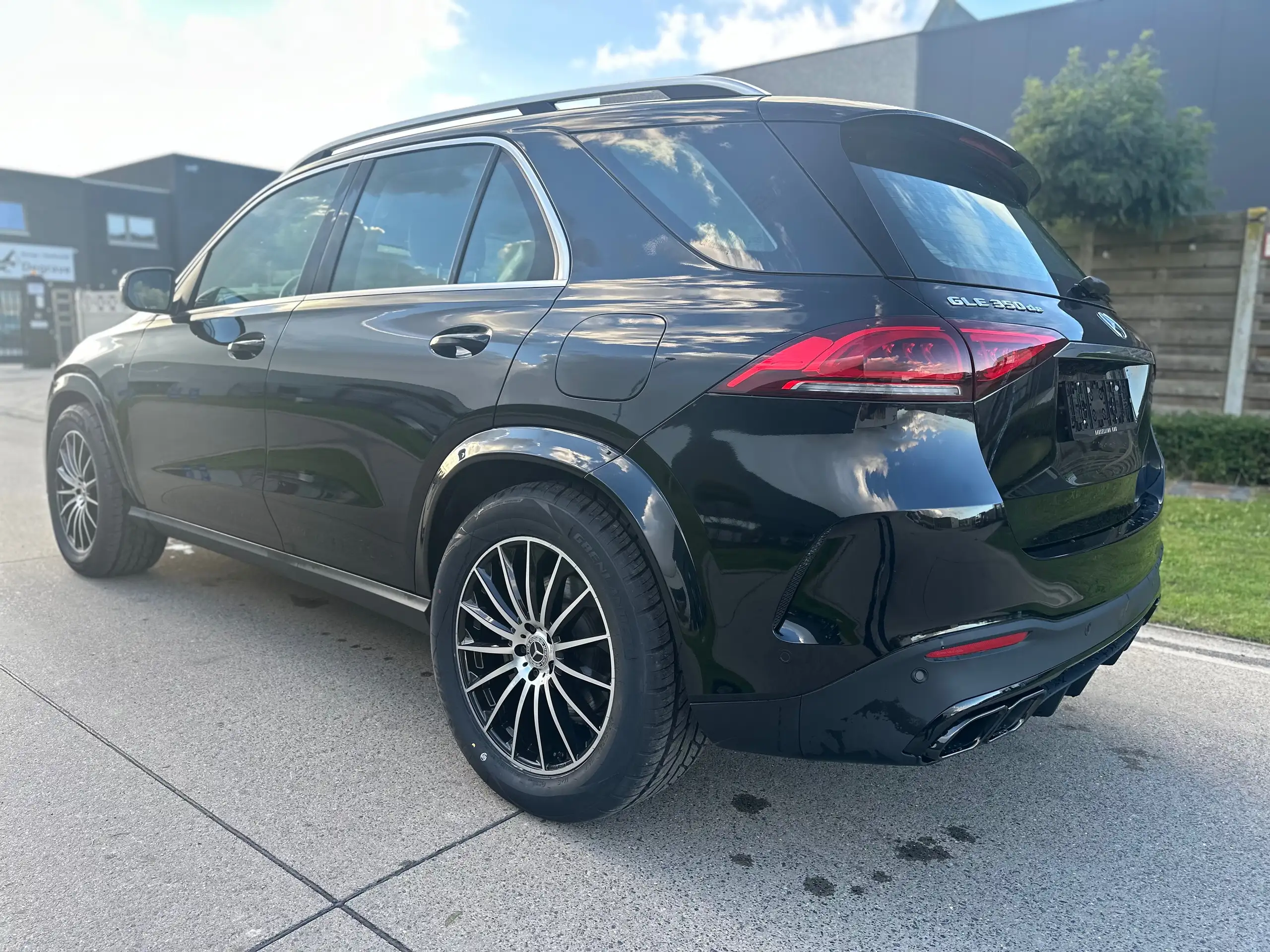 Mercedes-Benz - GLE 350