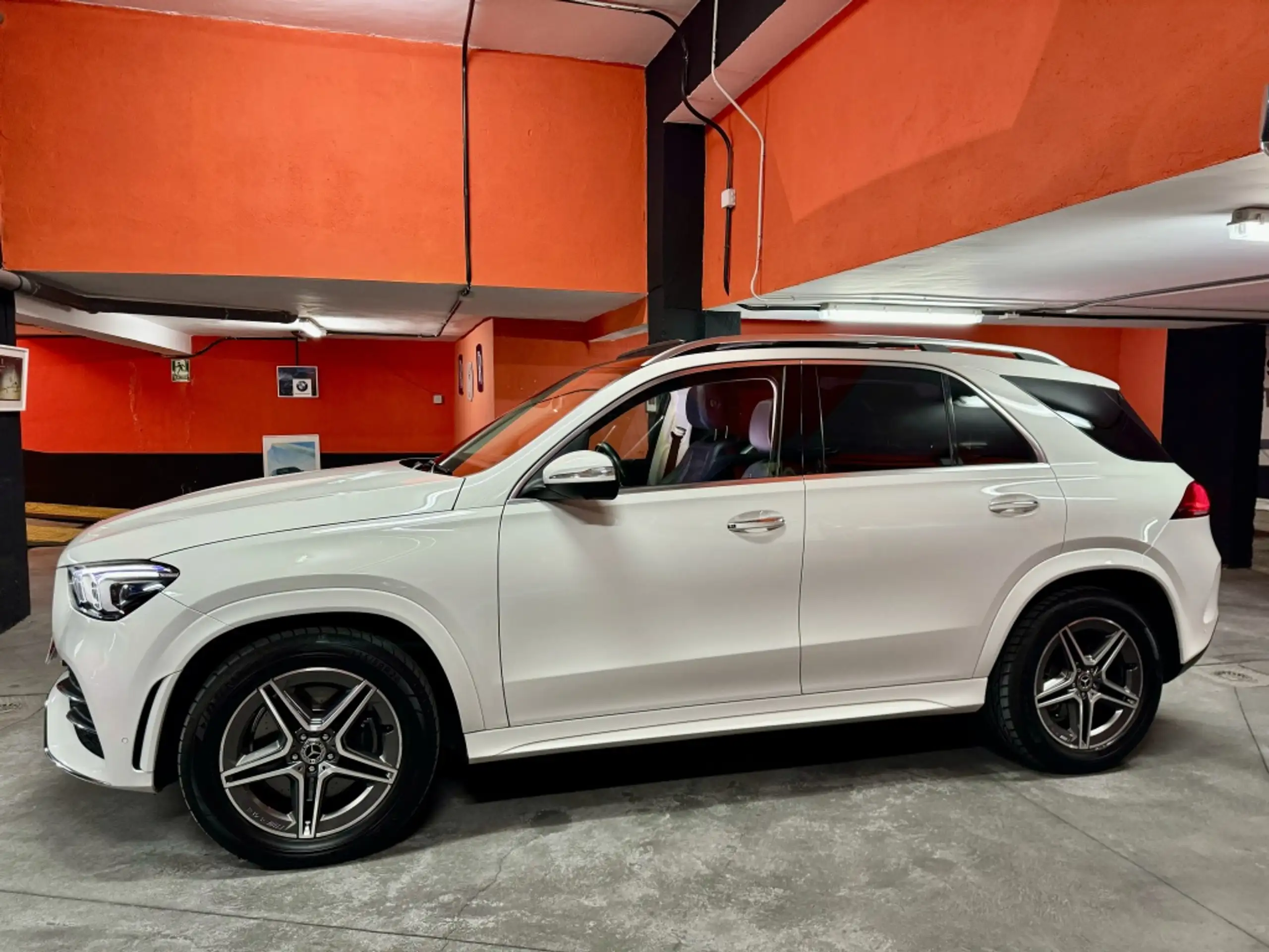 Mercedes-Benz - GLE 300