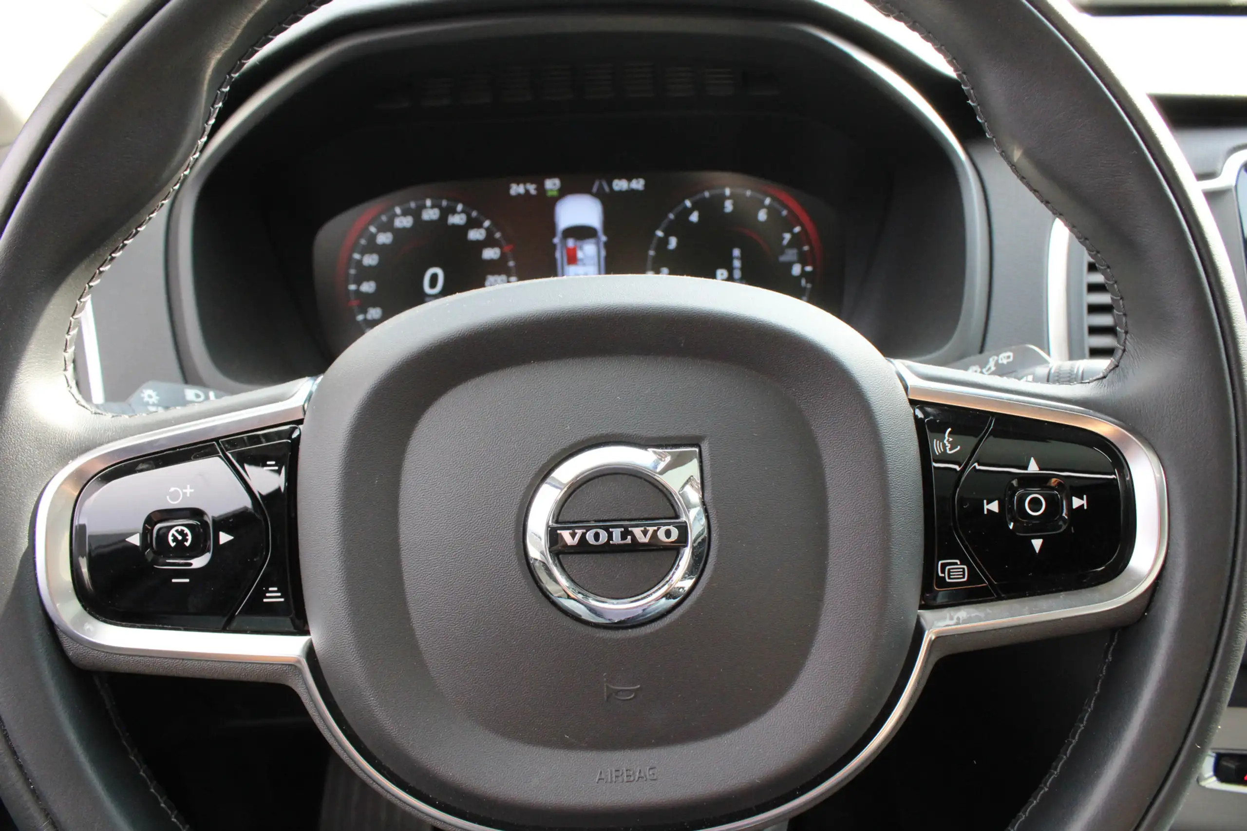 Volvo - XC90