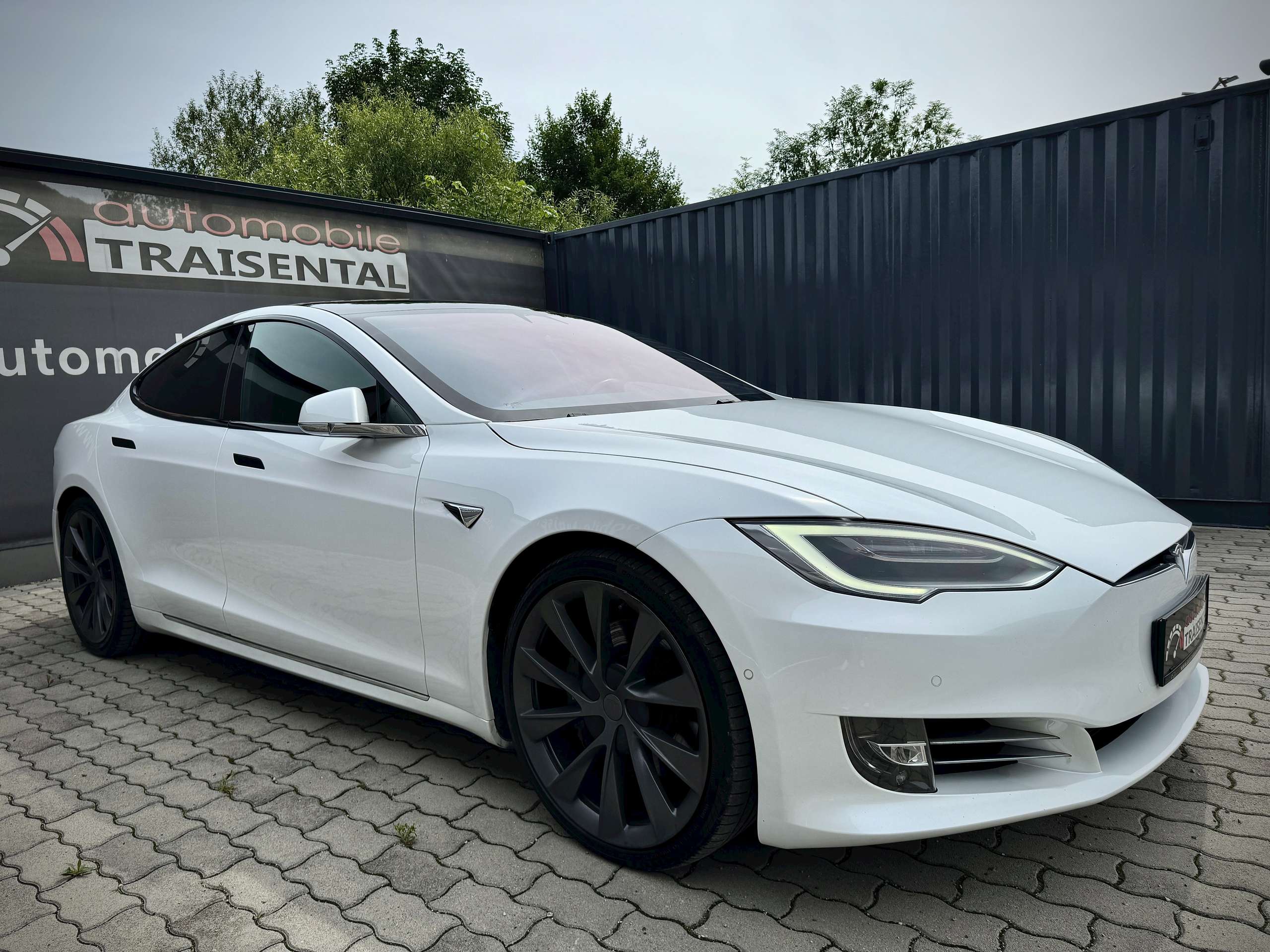 Tesla - Model S