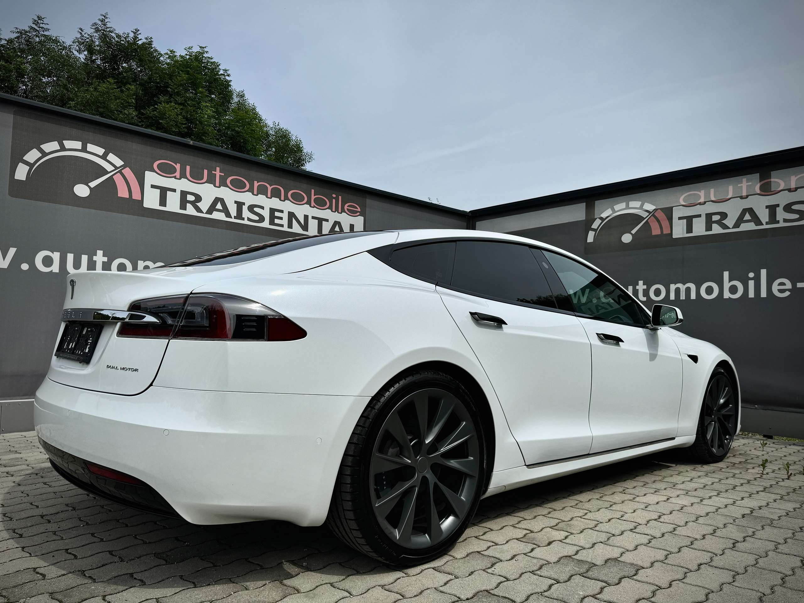 Tesla - Model S