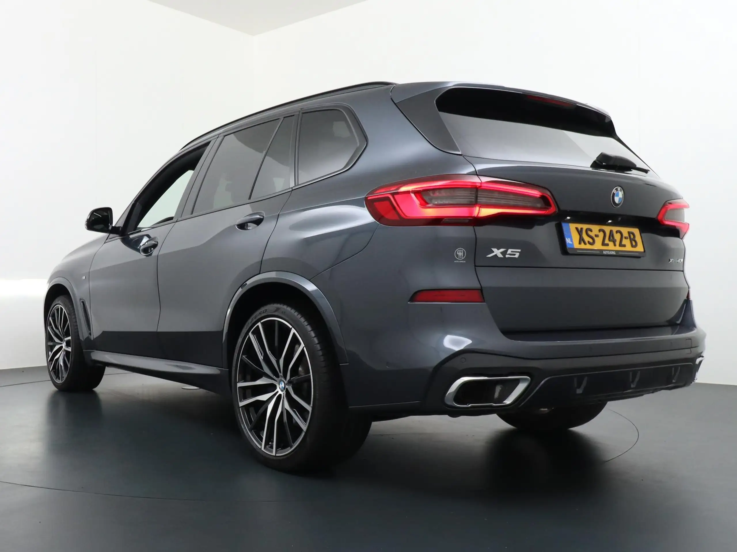 BMW - X5