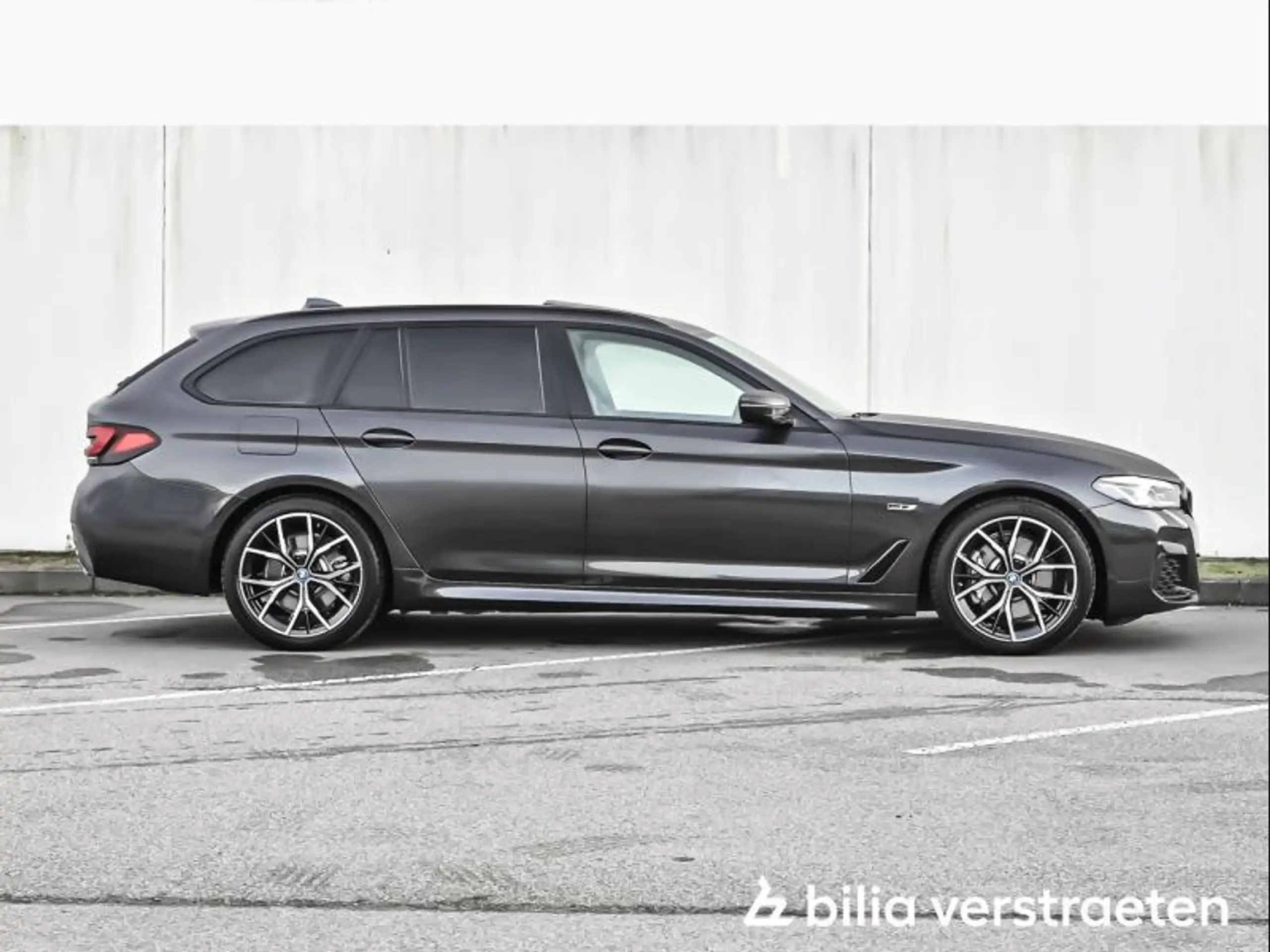 BMW - 530