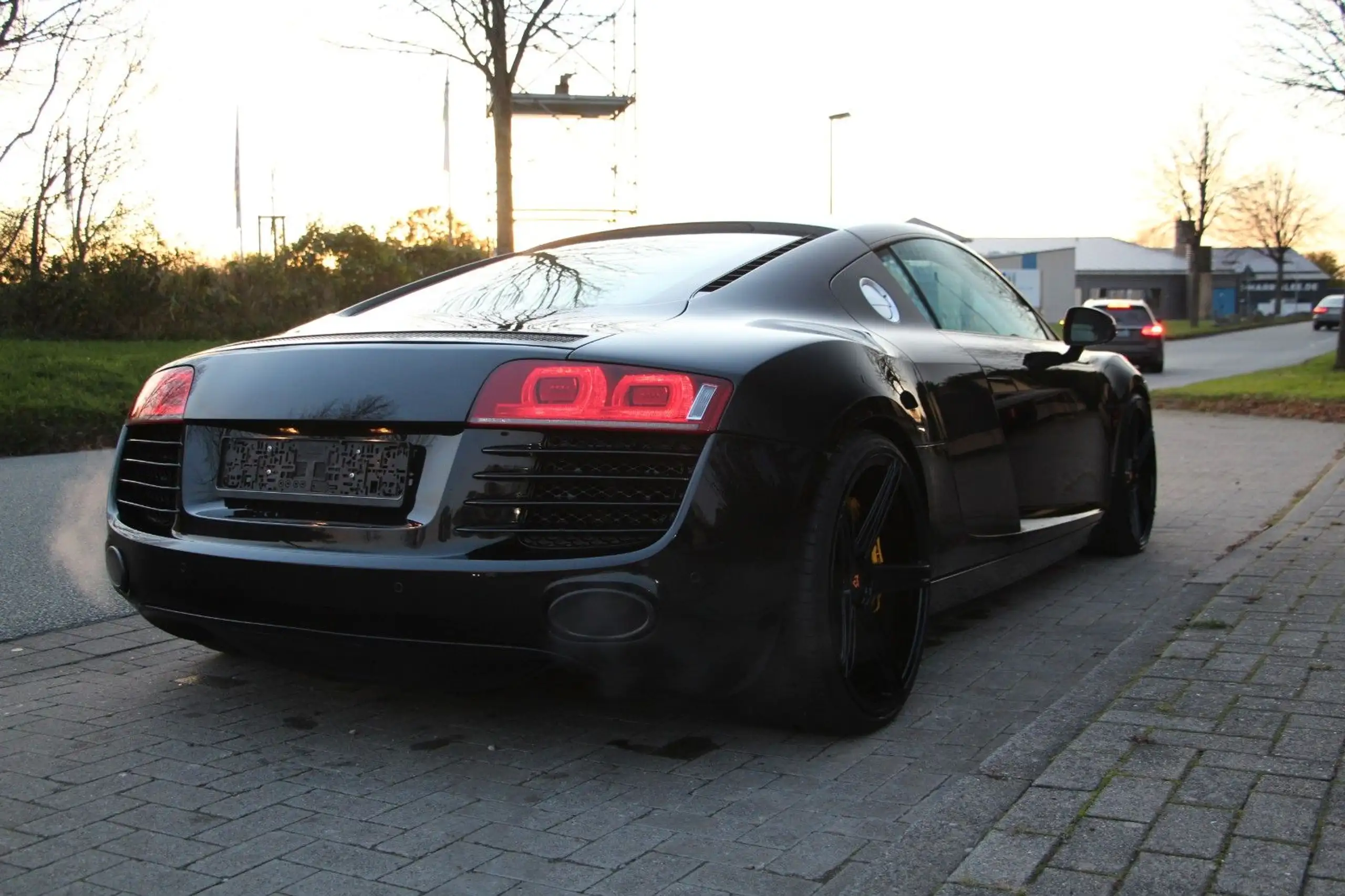 Audi - R8