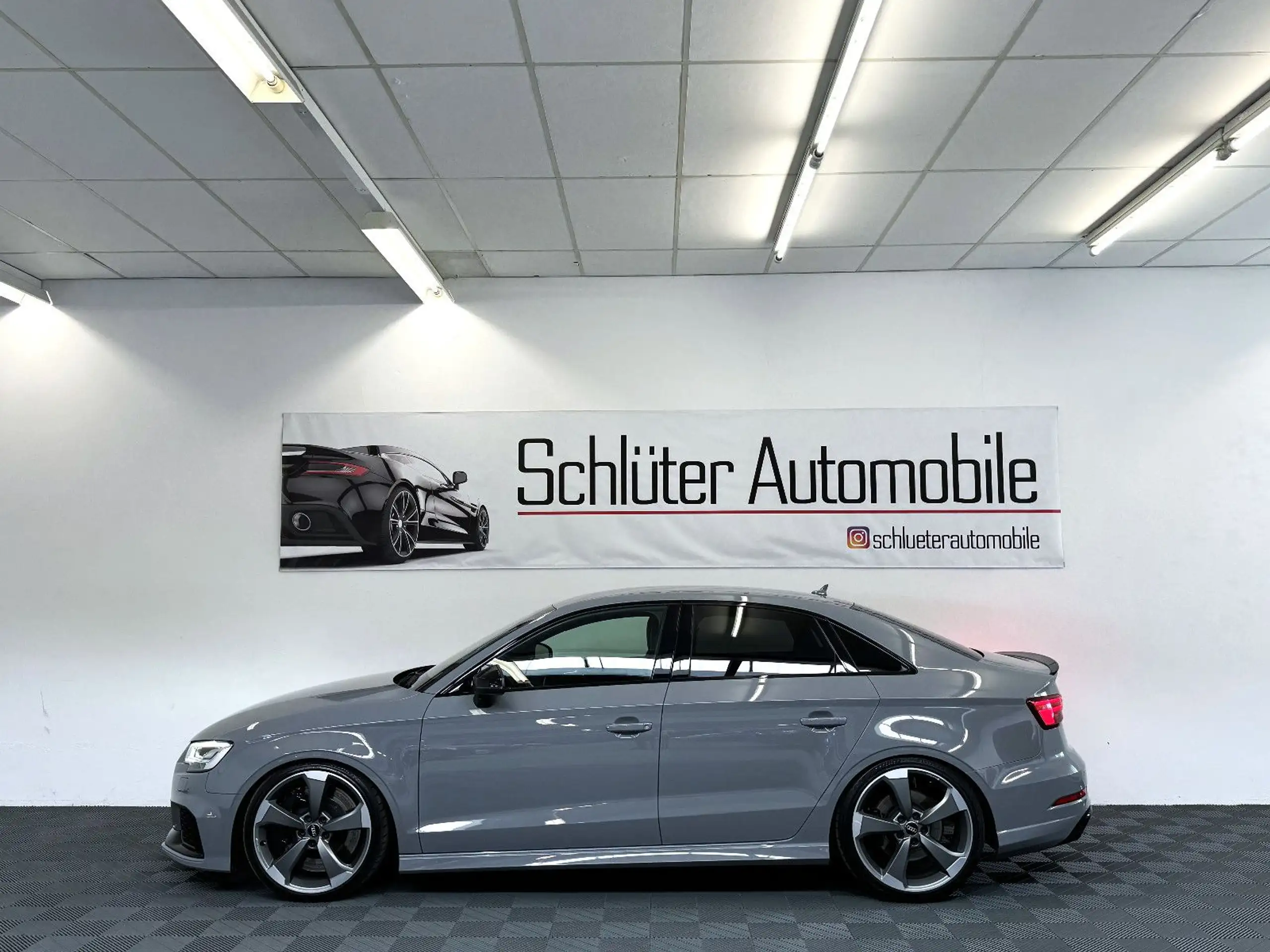 Audi - RS3