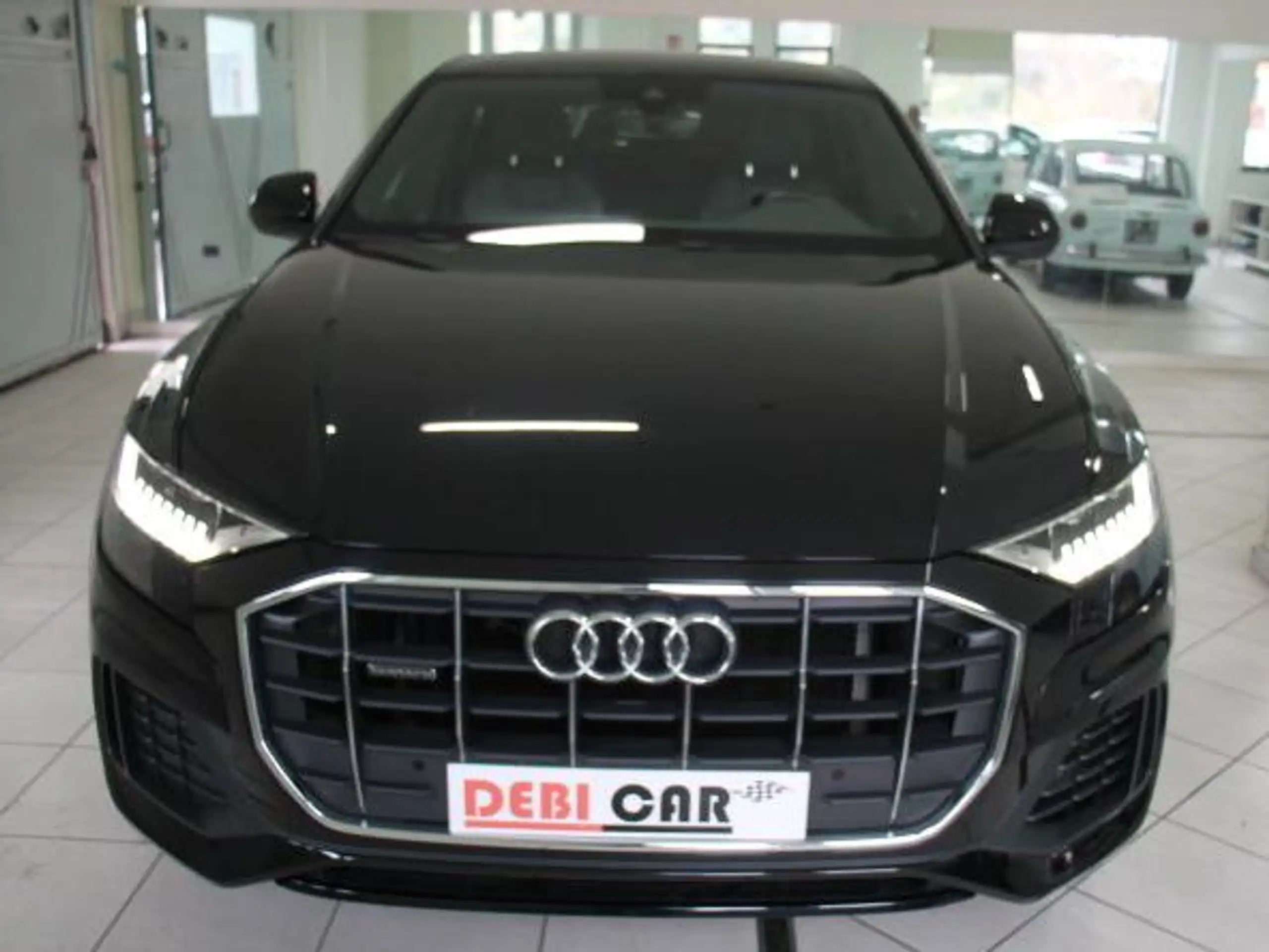 Audi - Q8