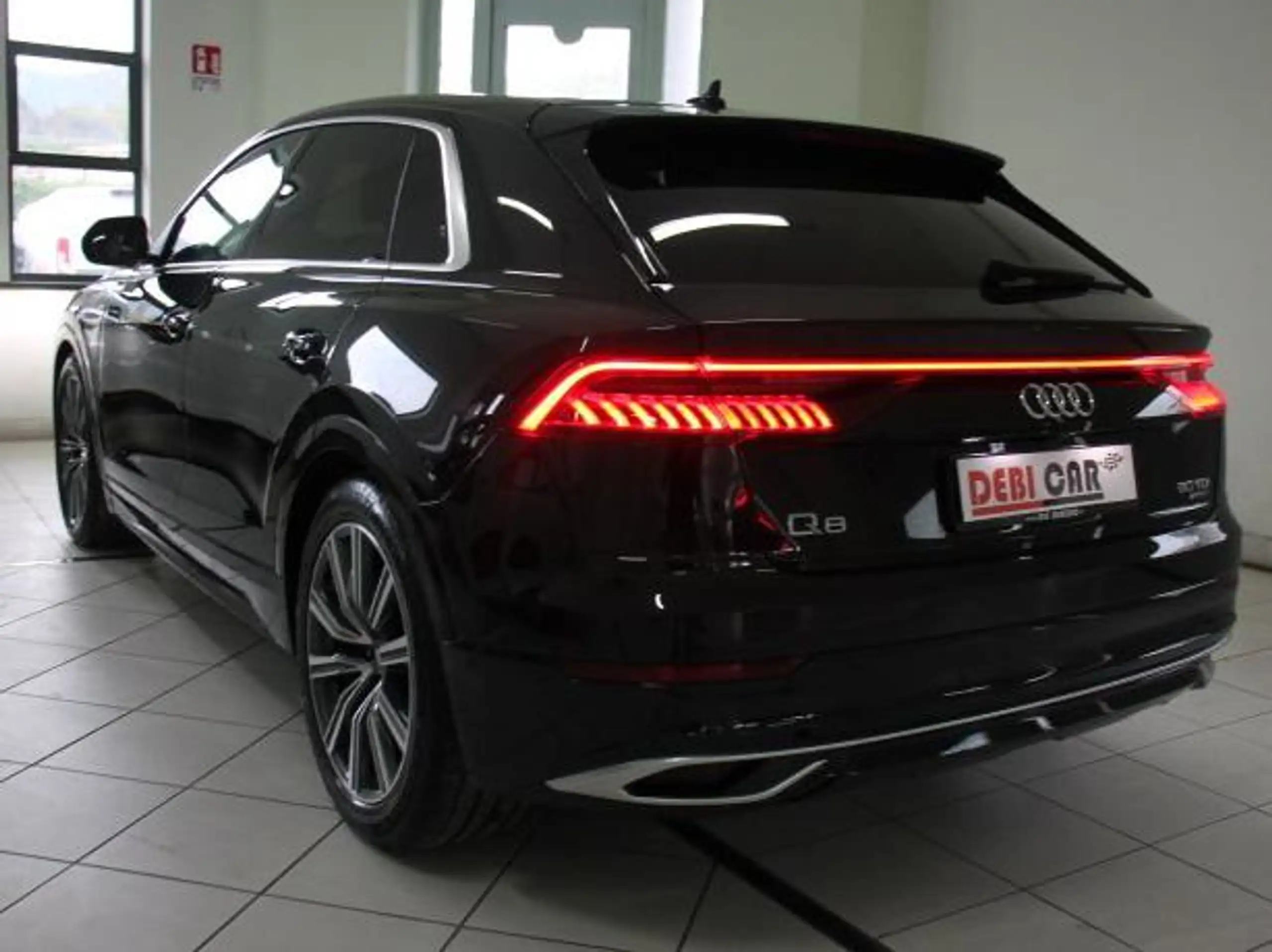 Audi - Q8