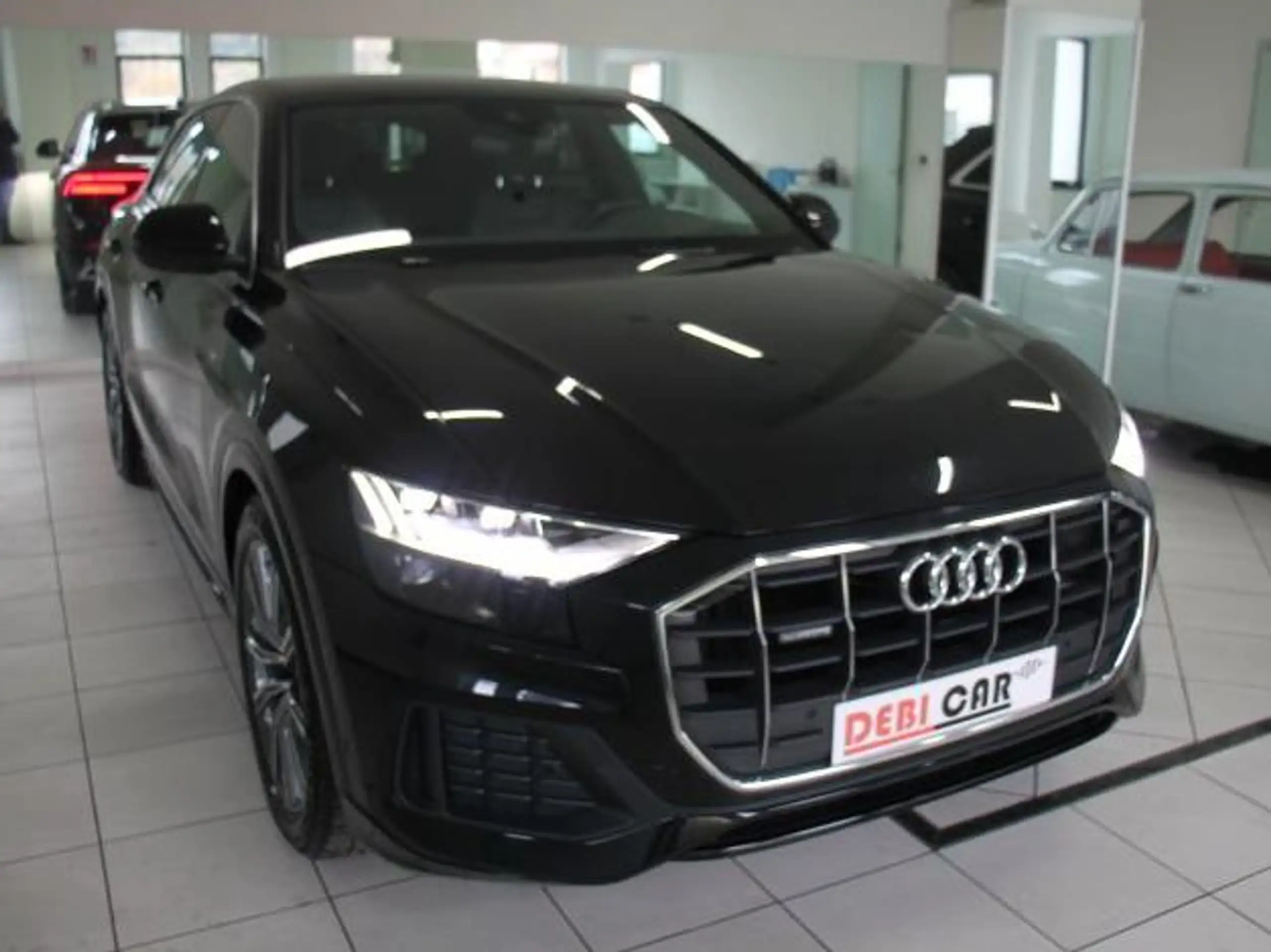 Audi - Q8