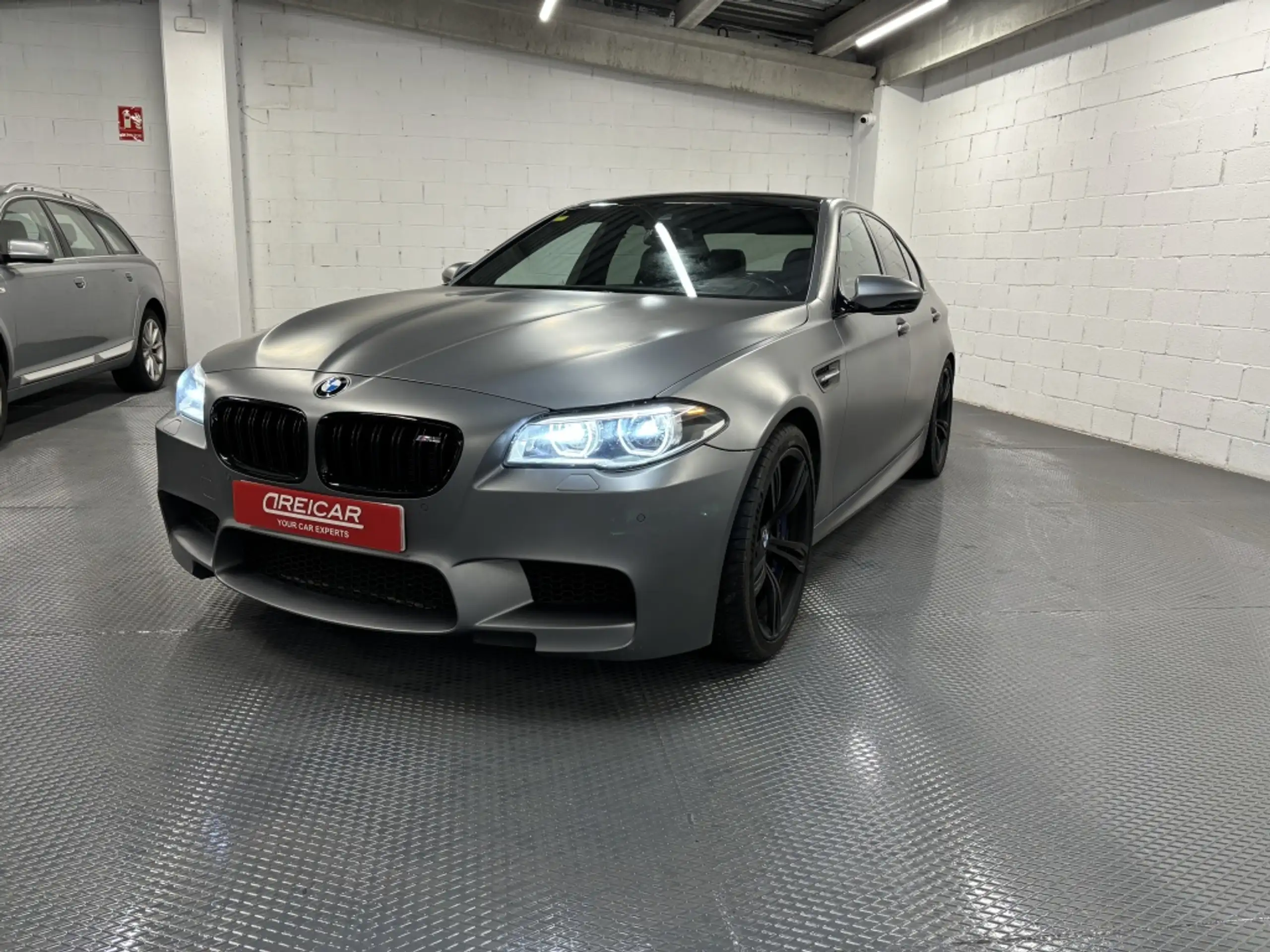 BMW - M5