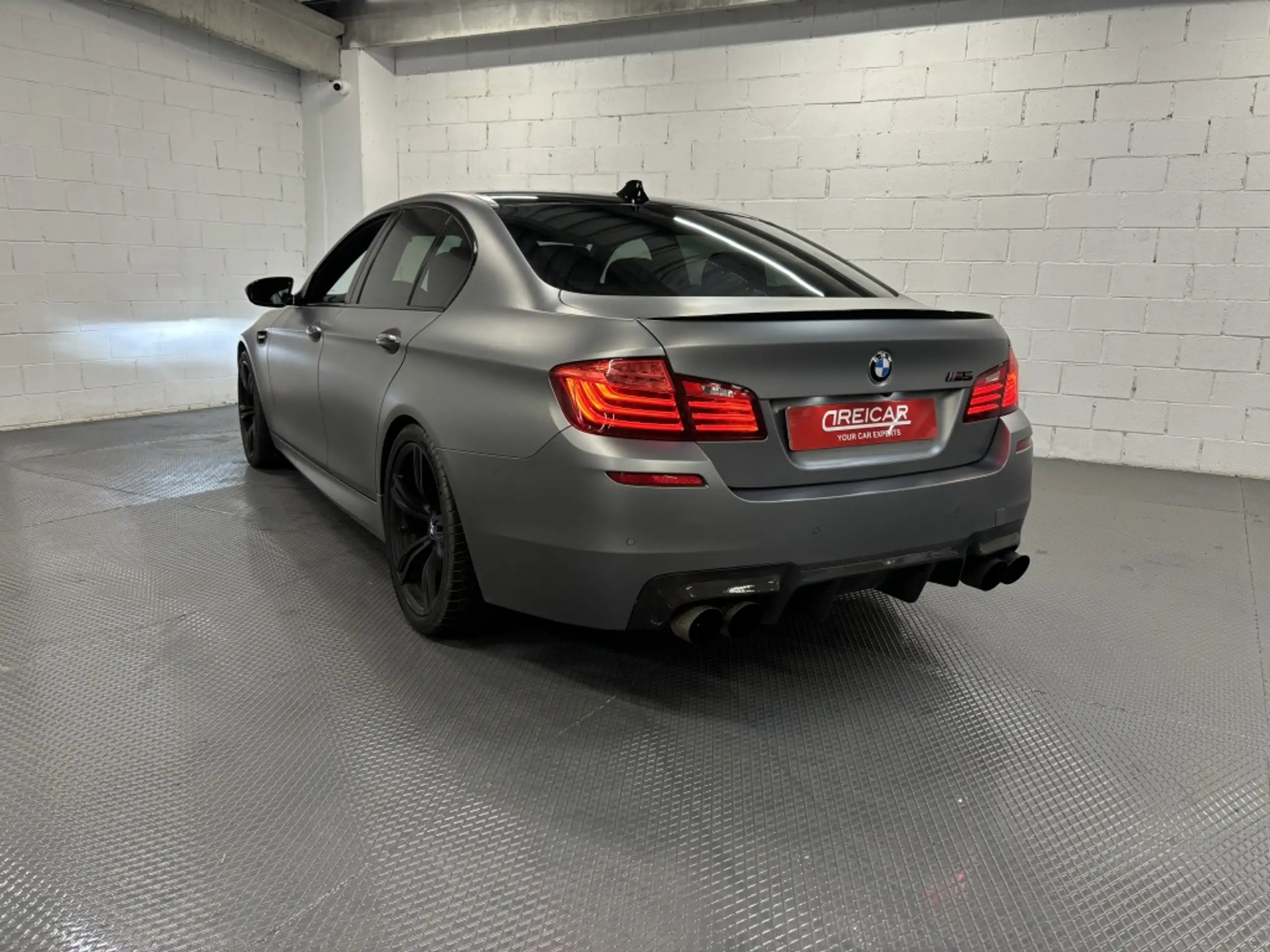 BMW - M5