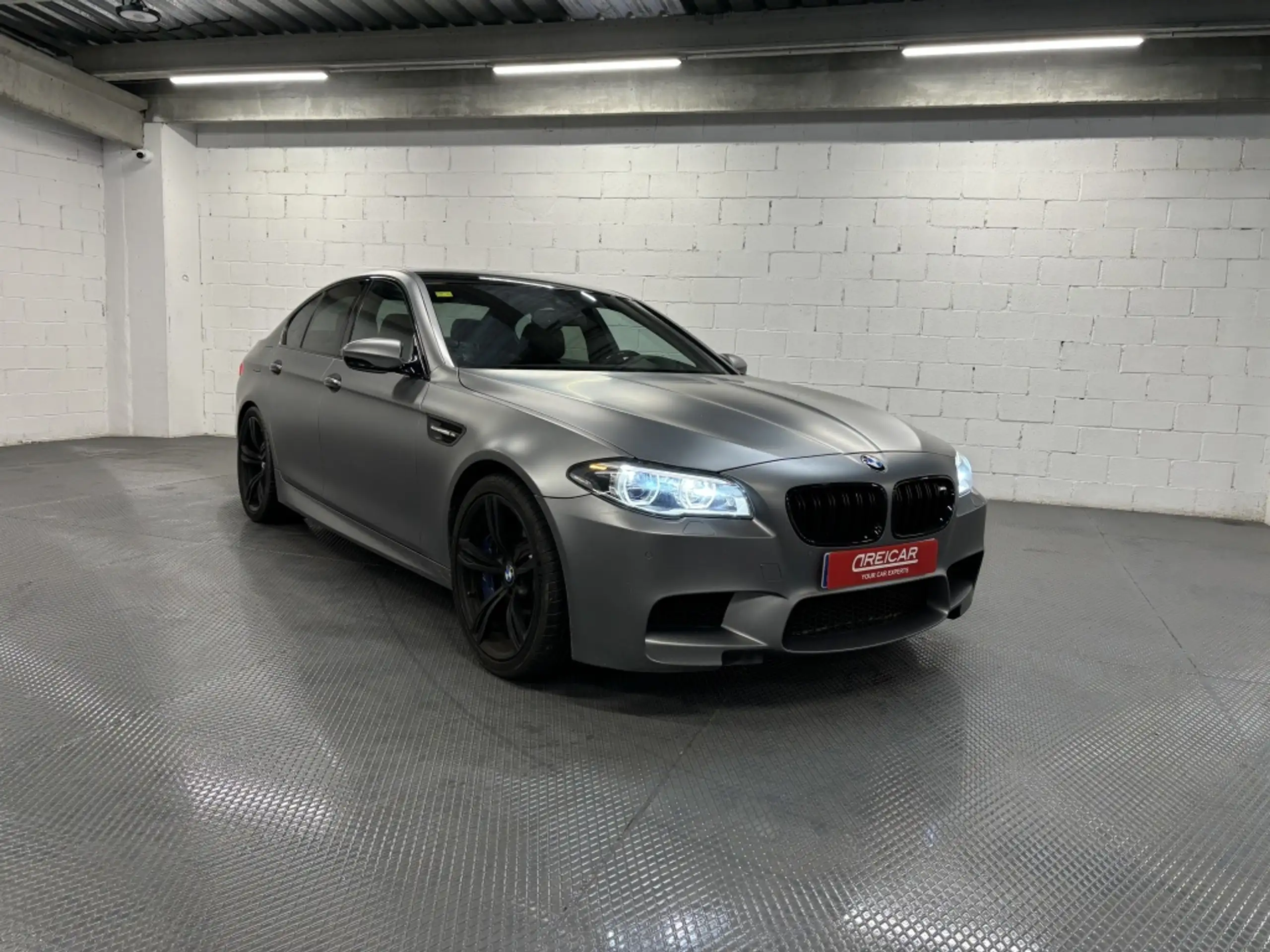 BMW - M5