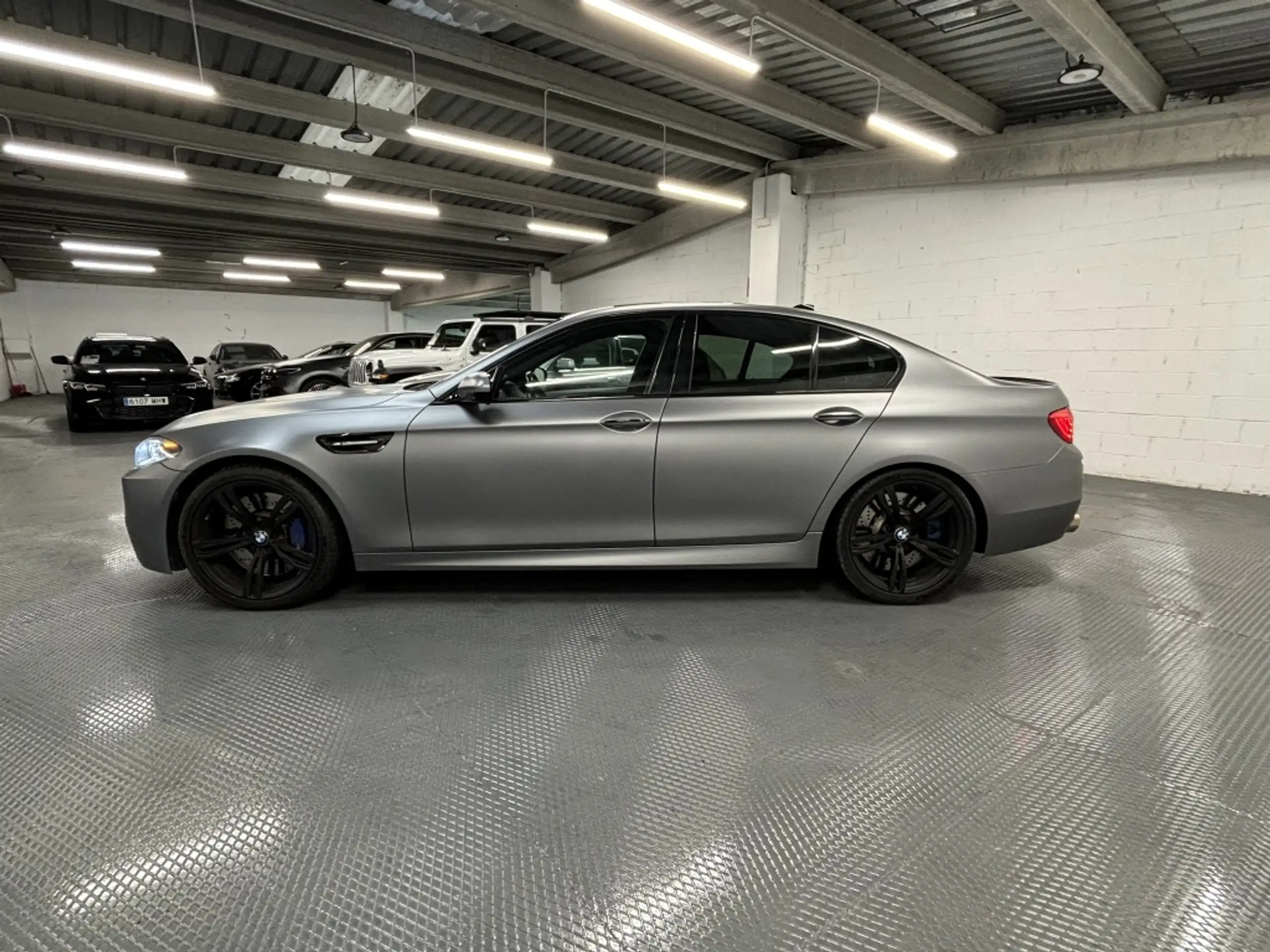 BMW - M5