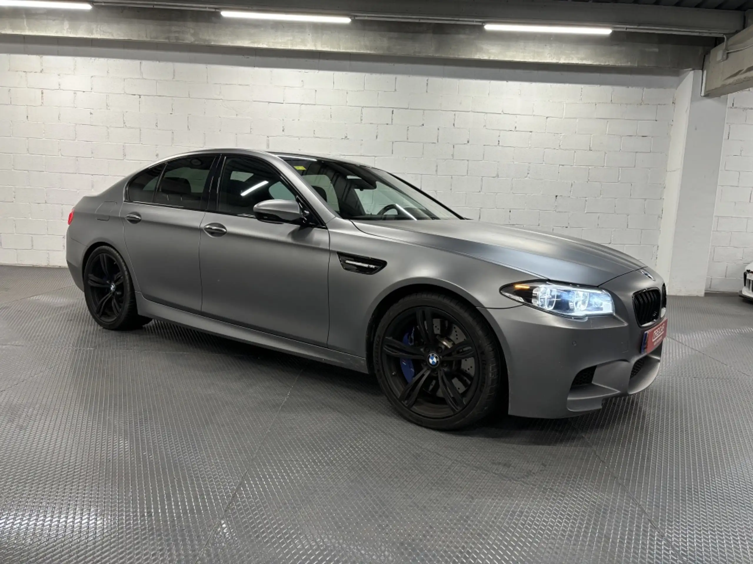 BMW - M5