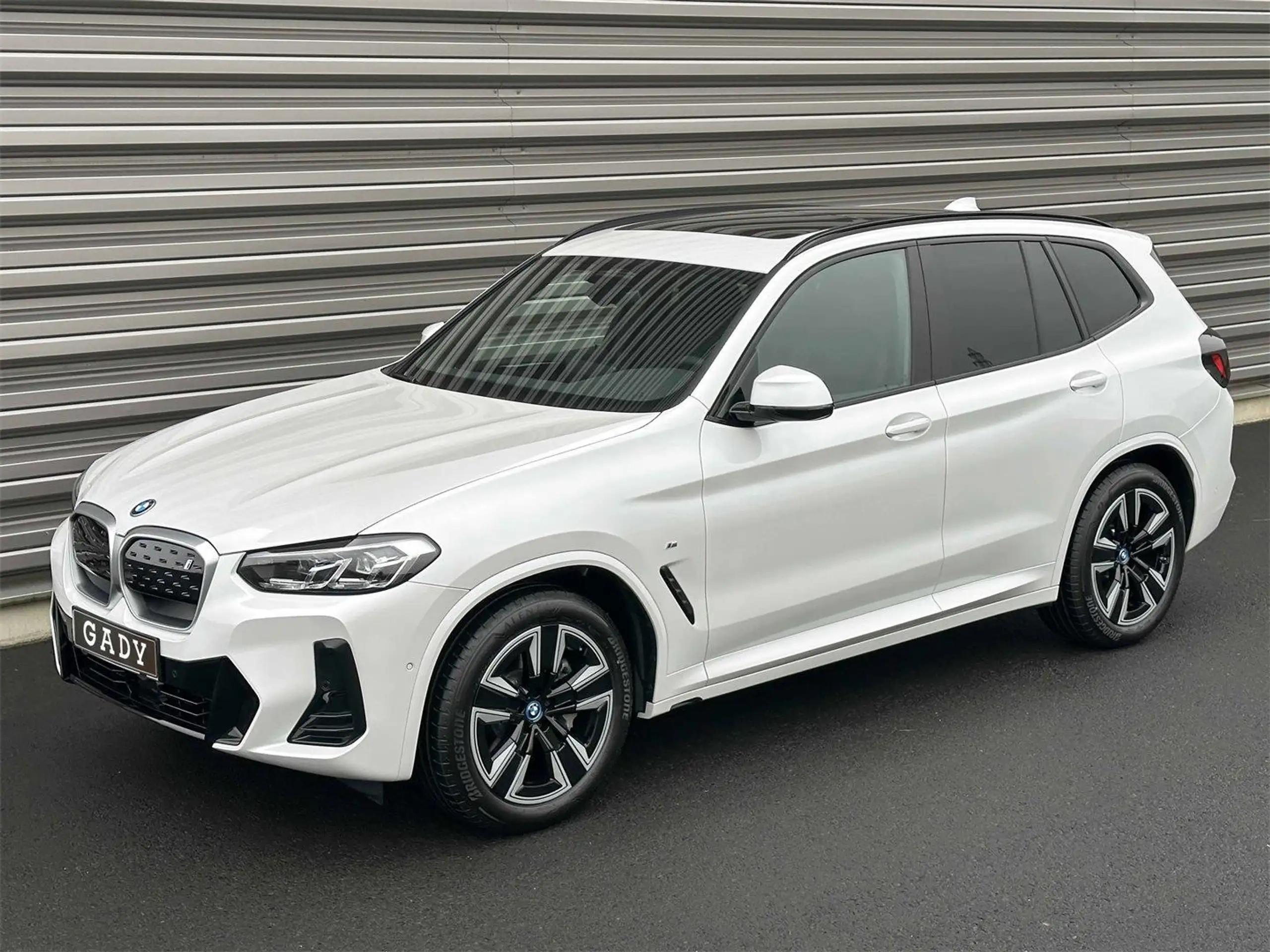 BMW - iX3