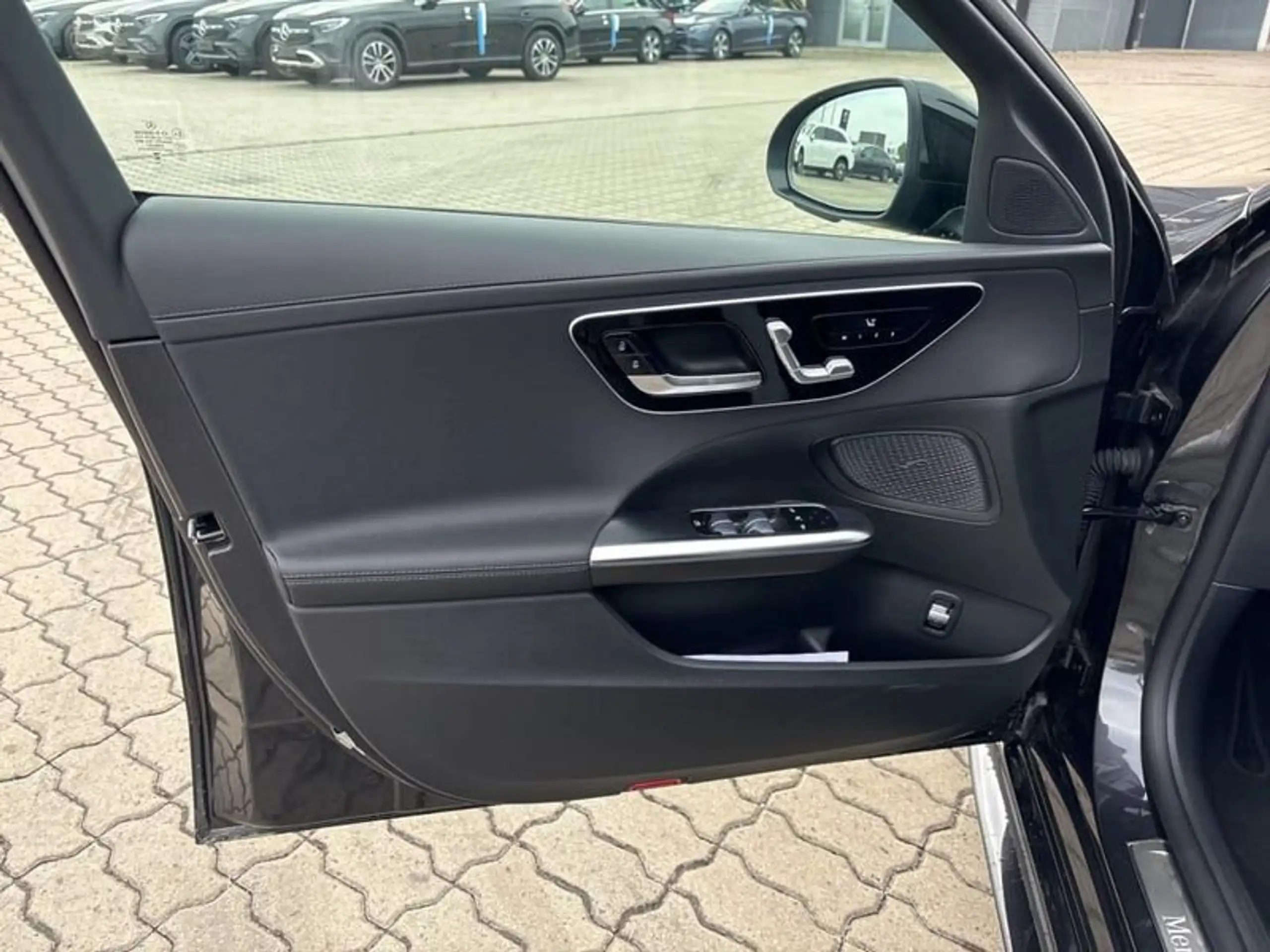 Mercedes-Benz - C 220