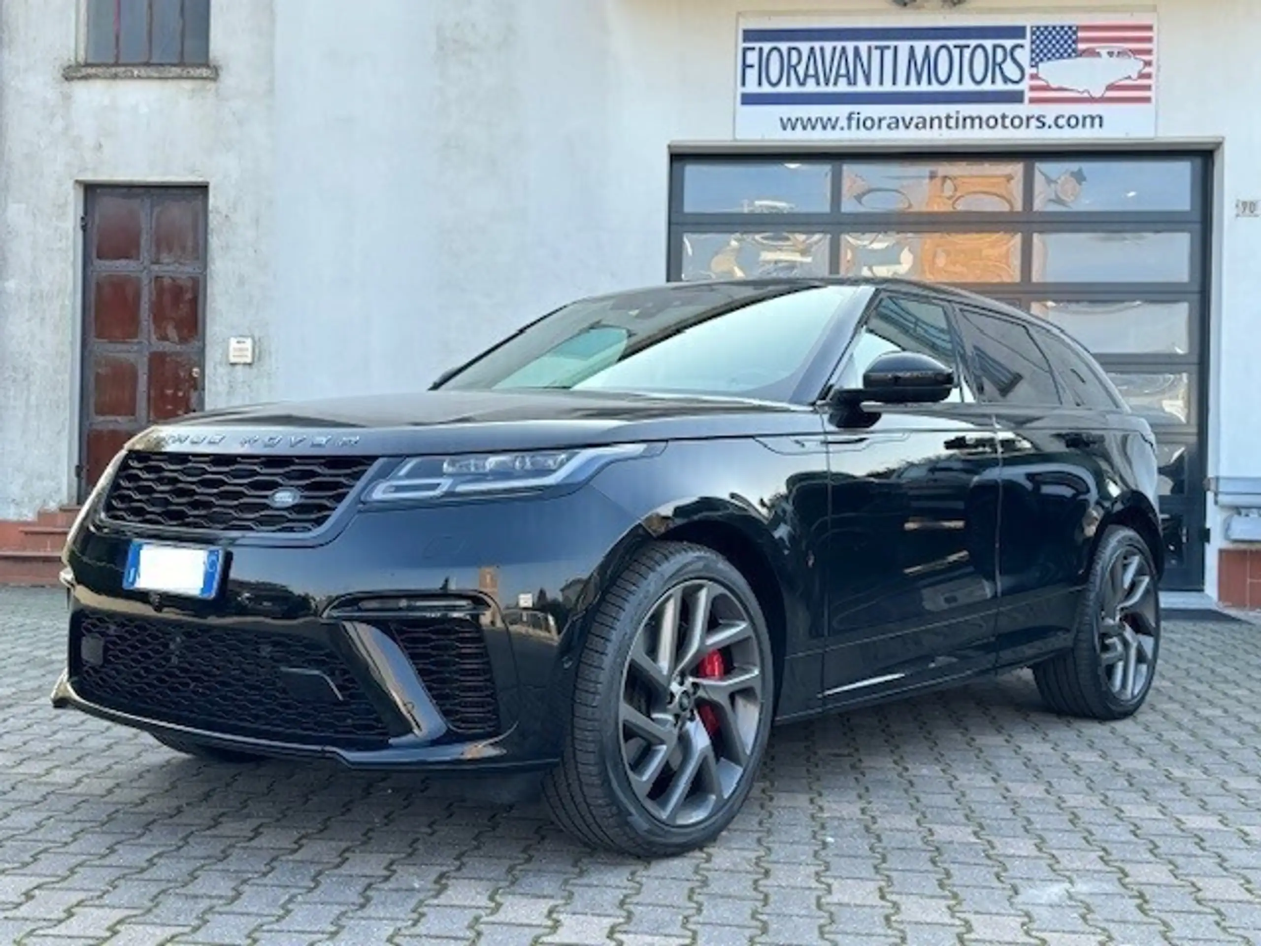 Land Rover - Range Rover Velar