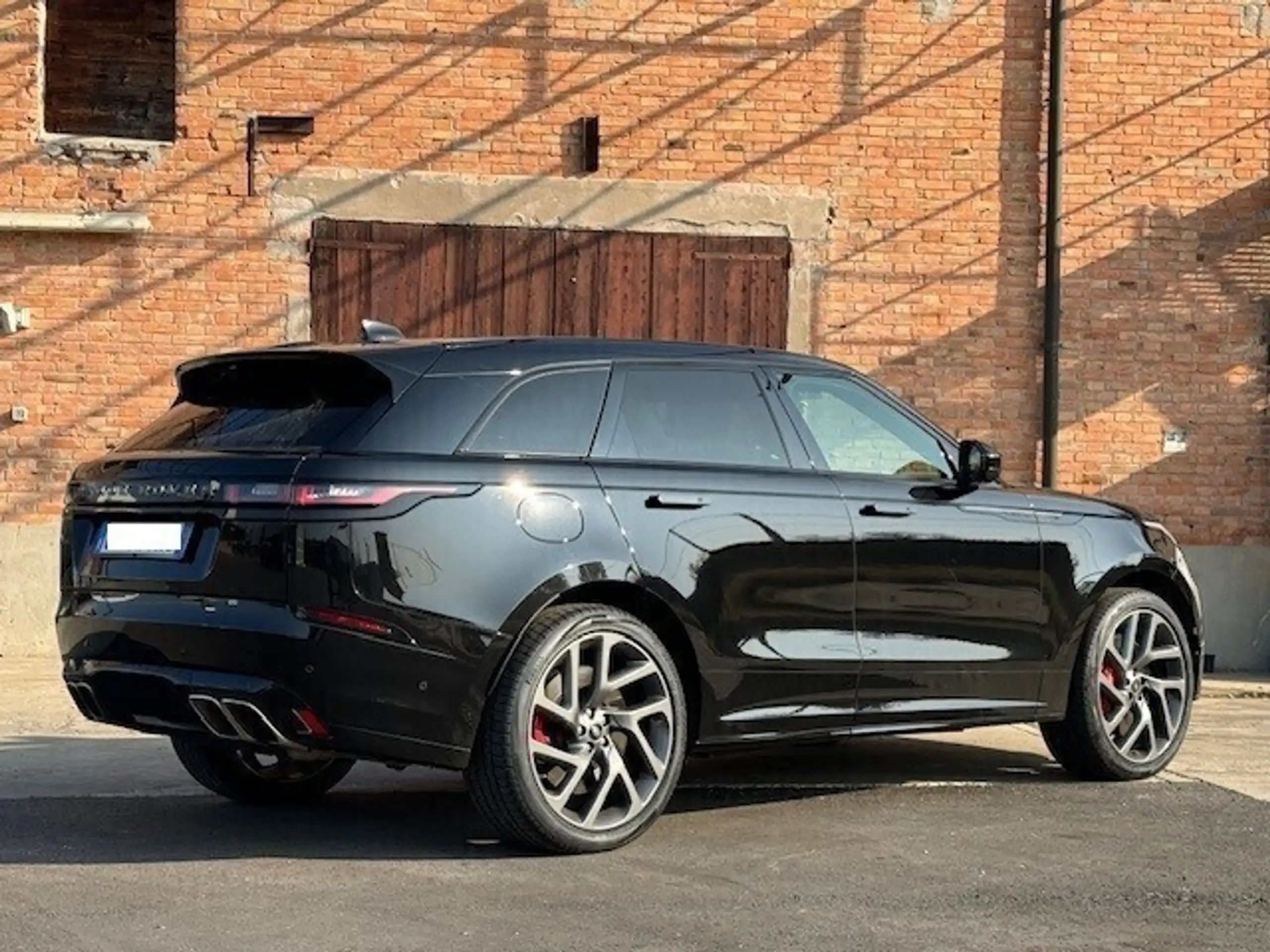 Land Rover - Range Rover Velar