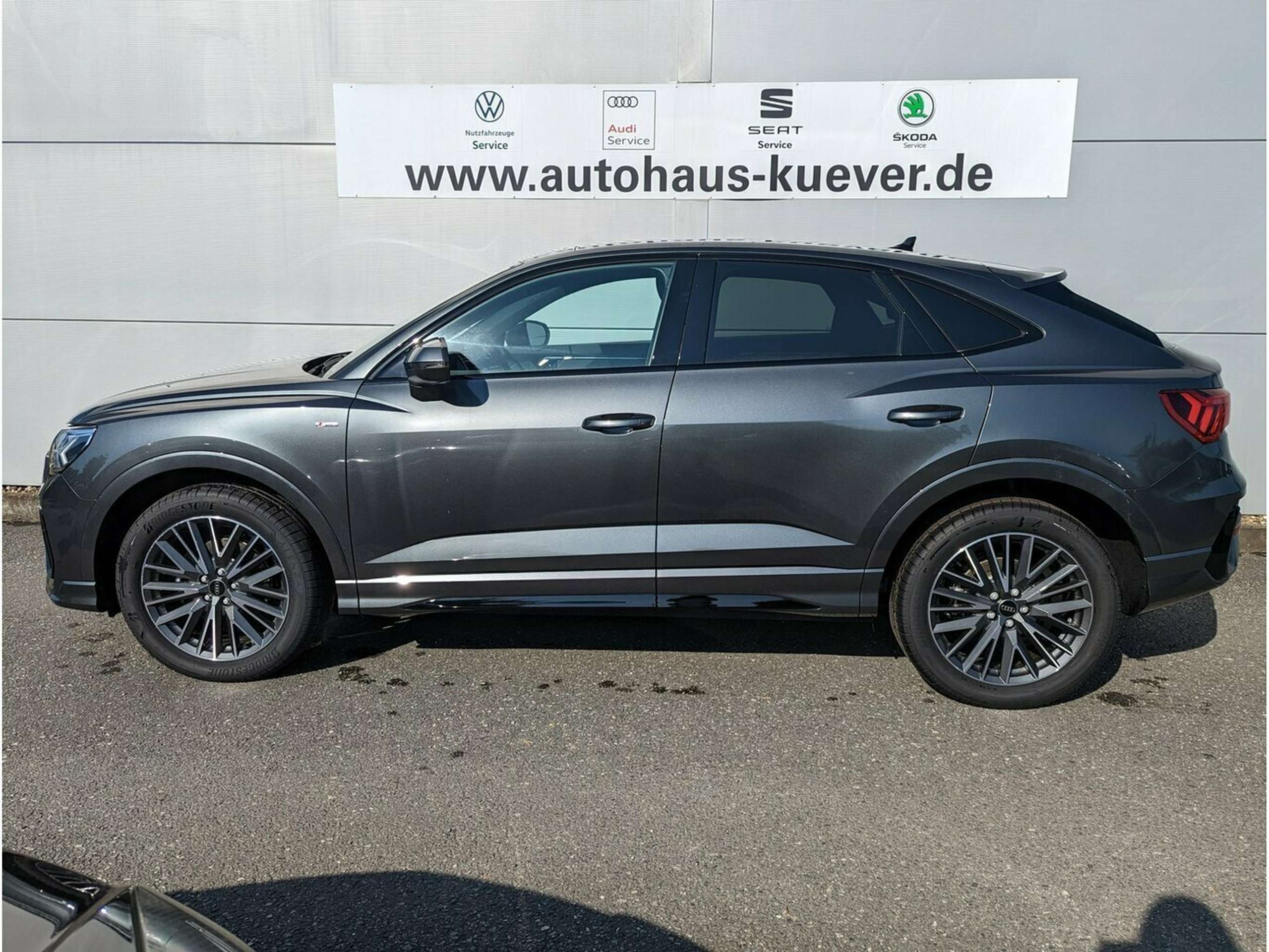 Audi - Q3