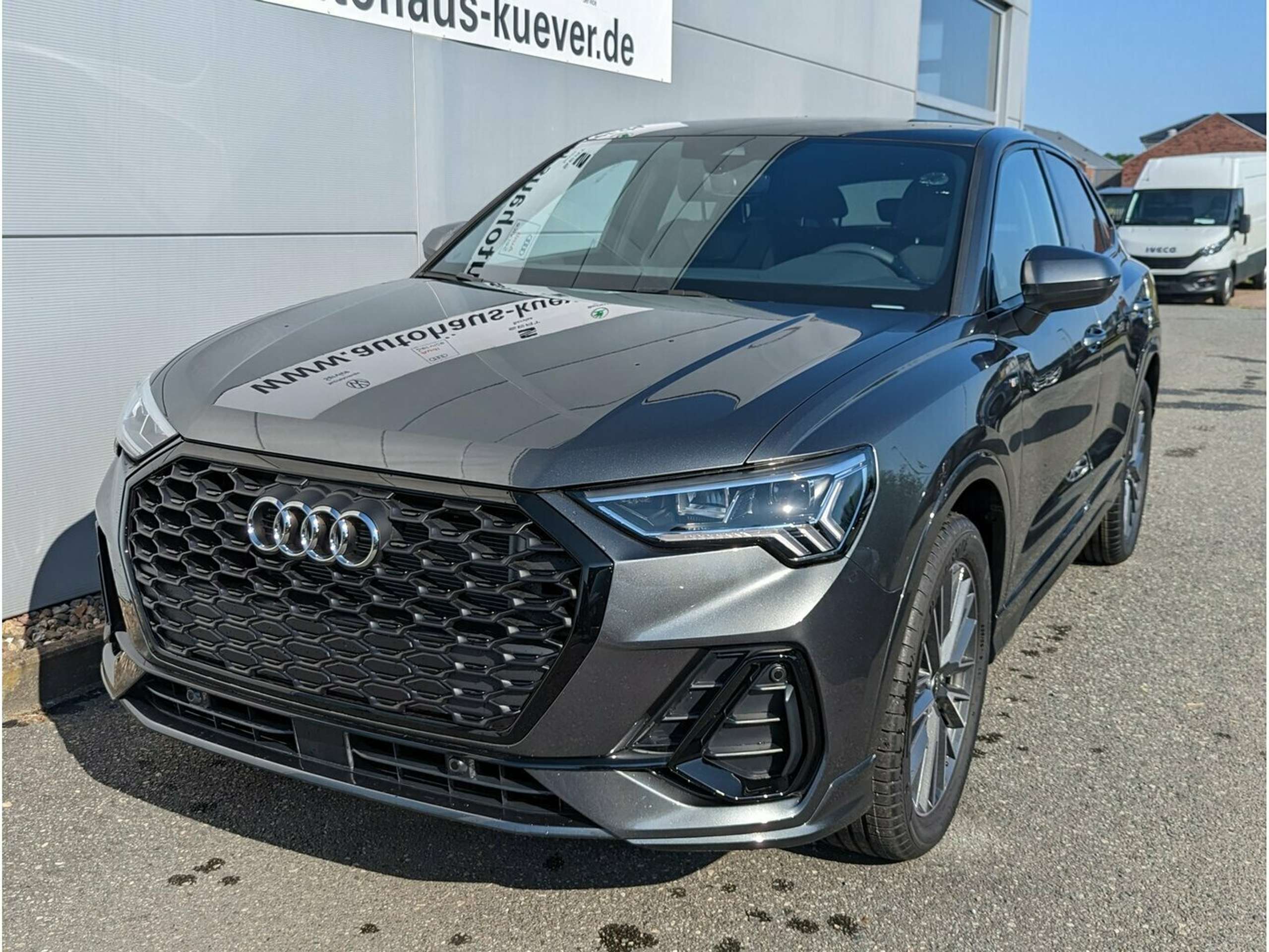 Audi - Q3