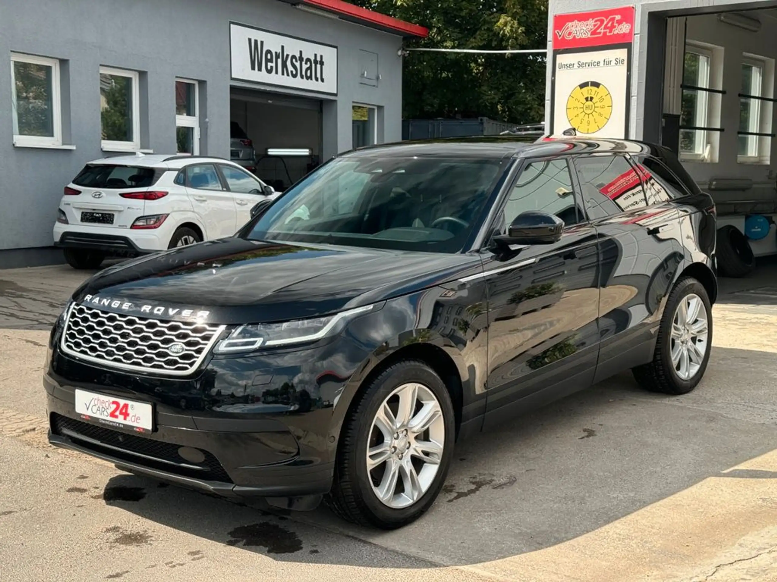 Land Rover - Range Rover Velar