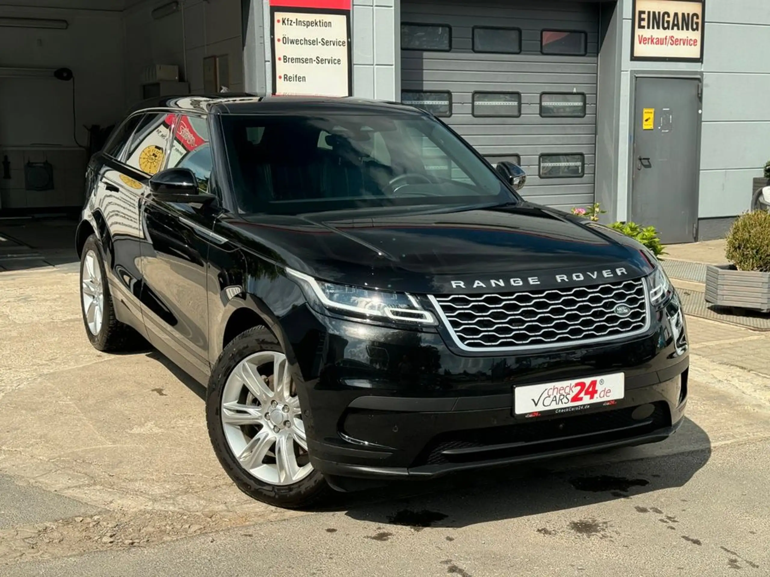 Land Rover - Range Rover Velar