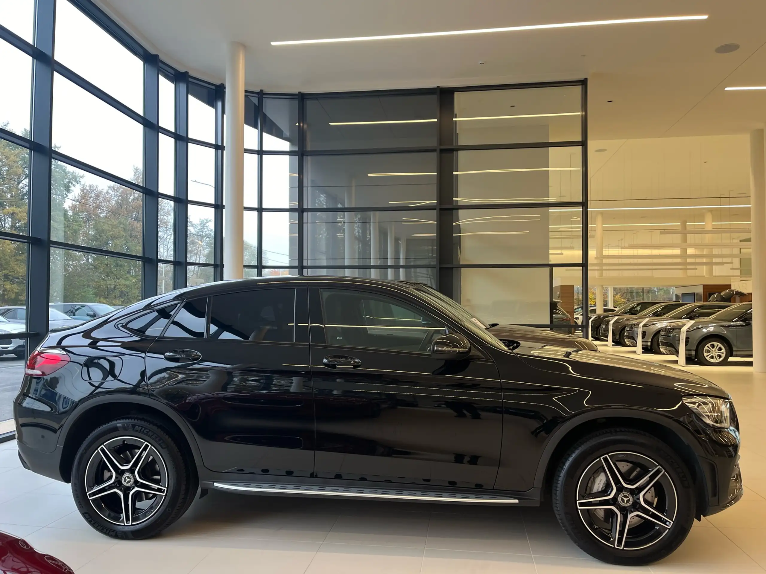 Mercedes-Benz - GLC 300