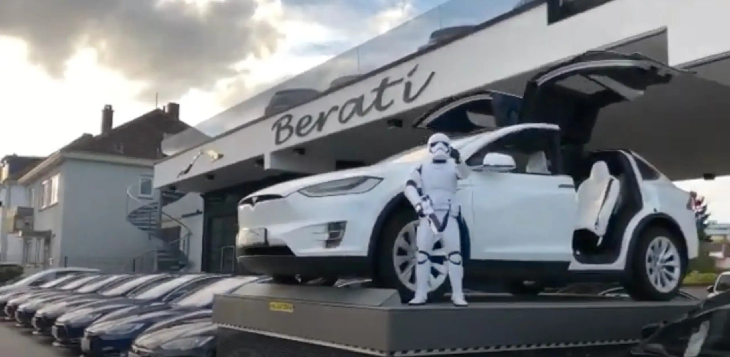 Tesla - Model X