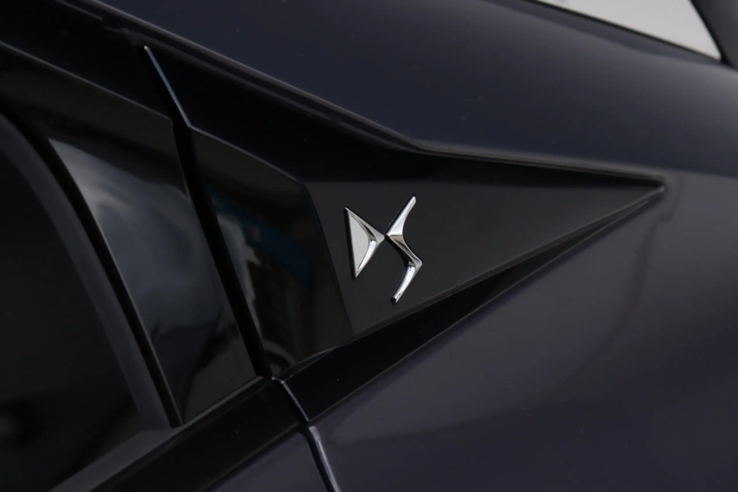 DS Automobiles - DS 4