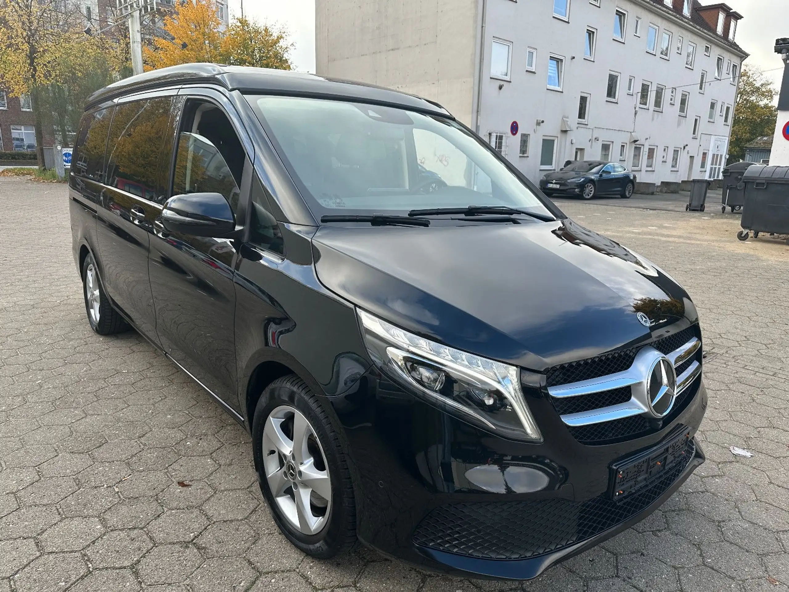 Mercedes-Benz - V 250