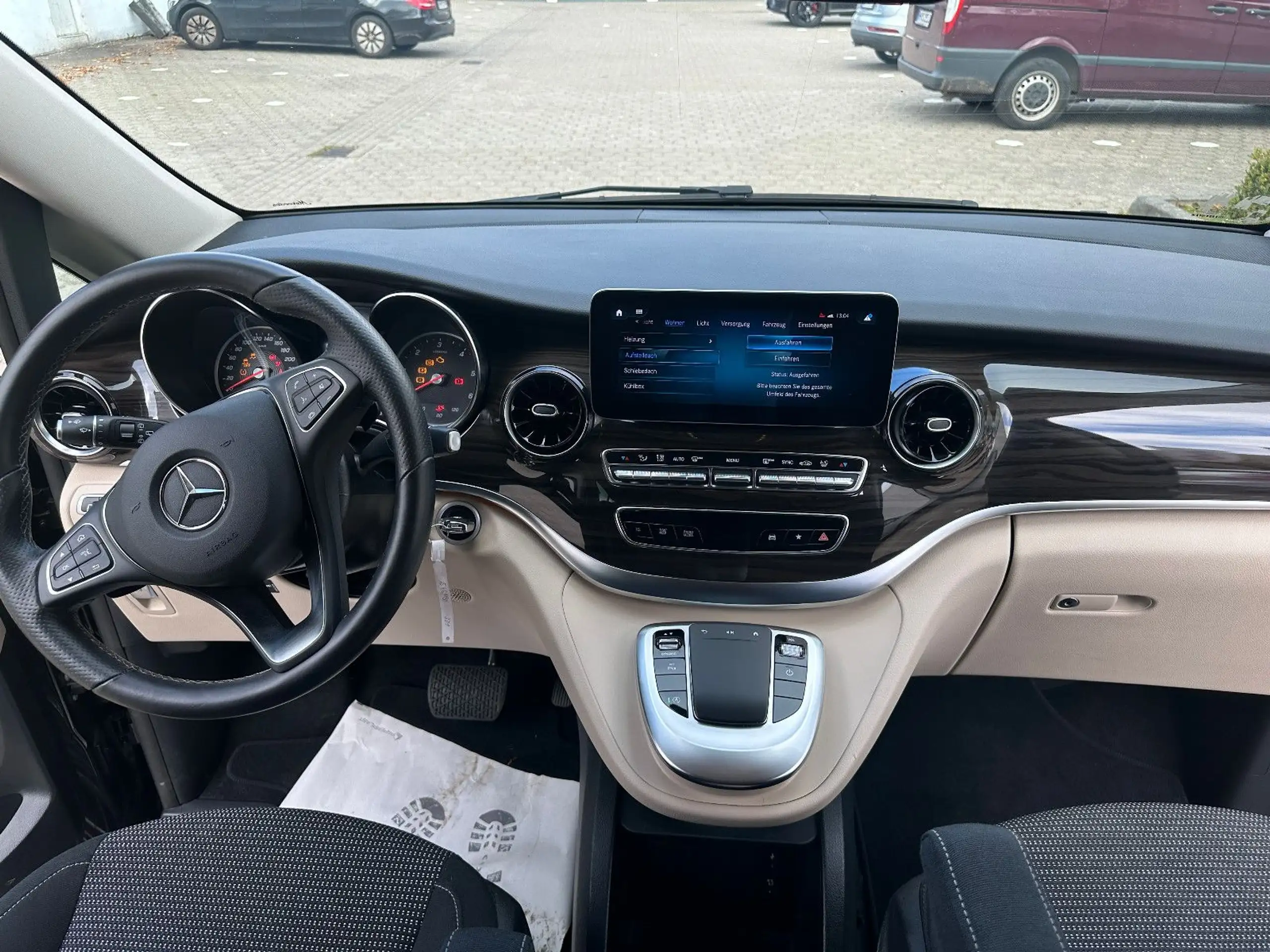 Mercedes-Benz - V 250