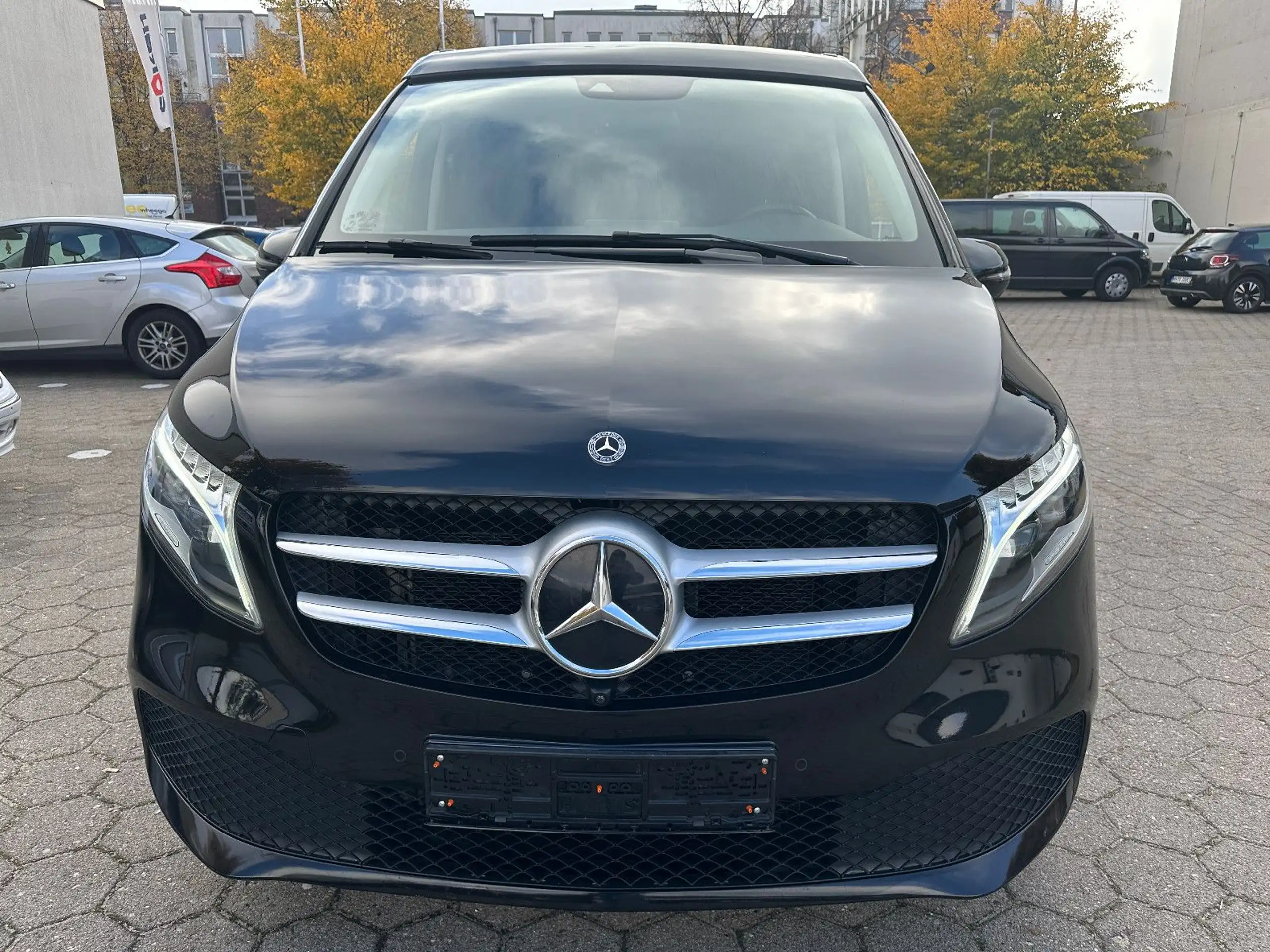 Mercedes-Benz - V 250